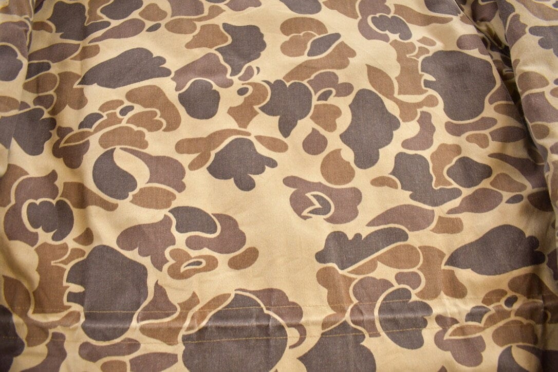 Other Clothing > Gender Neutral Adult Clothing > Hoodies & Sweatshirts > Sweatshirts Vintage 1980s BlizzardPruf Frog Camo Winter Jacket Men's Large