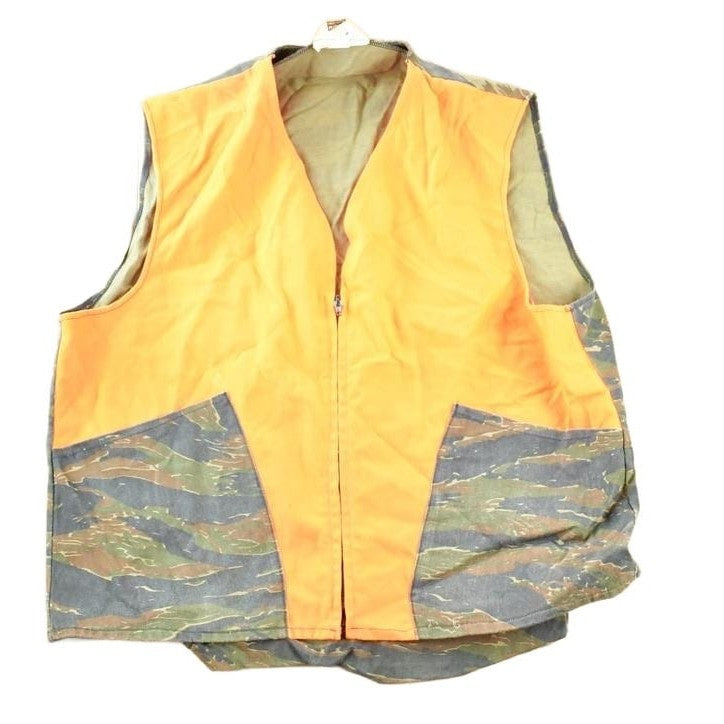 Other Clothing > Gender Neutral Adult Clothing > Hoodies & Sweatshirts > Sweatshirts Vintage 1980s Clarkfield Outdoors Woodland Camo Hunters Vest Men's L