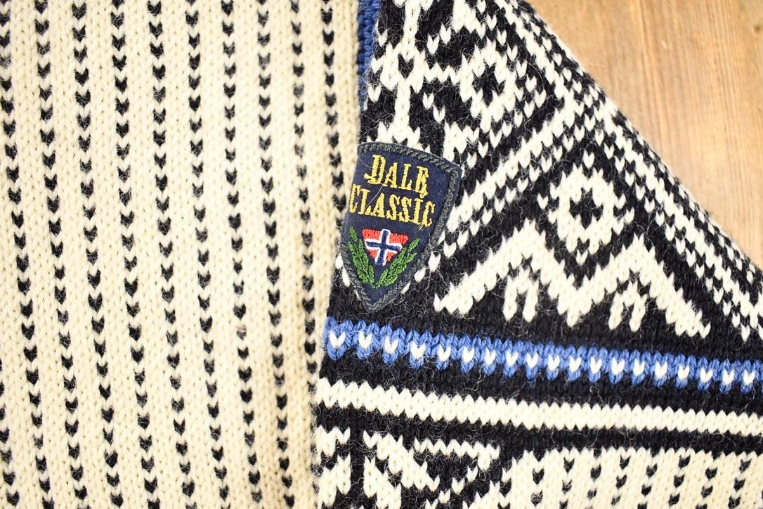 Other Clothing > Gender Neutral Adult Clothing > Hoodies & Sweatshirts > Sweatshirts Vintage 1980s Dale Of Norway Heavy Wool Knit Abstract Pattern Crewneck Sweater Mens M