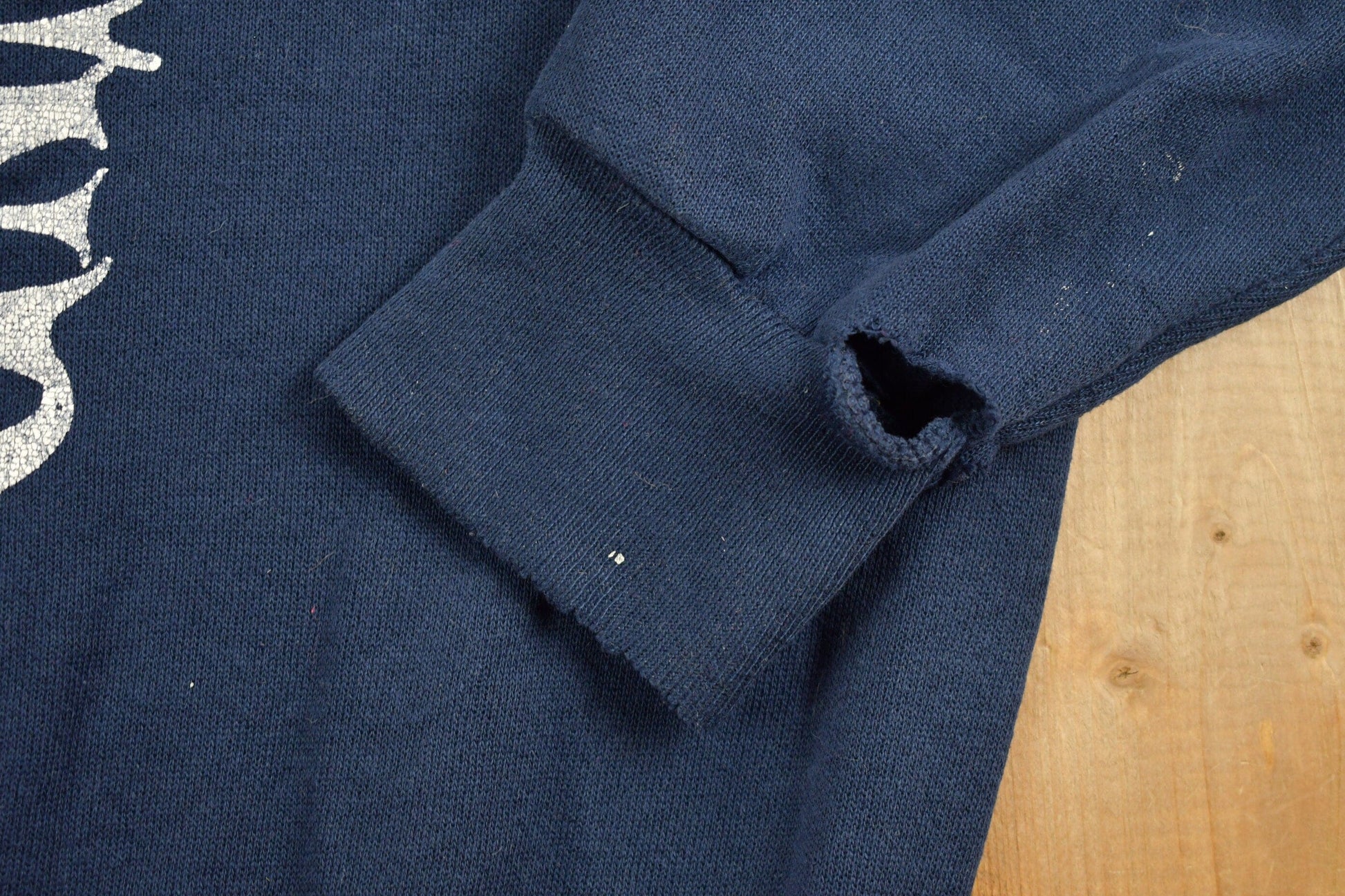 Other Clothing > Gender Neutral Adult Clothing > Hoodies & Sweatshirts > Sweatshirts Vintage 1980s Krisland Crewneck Sweatshirt Men's Small