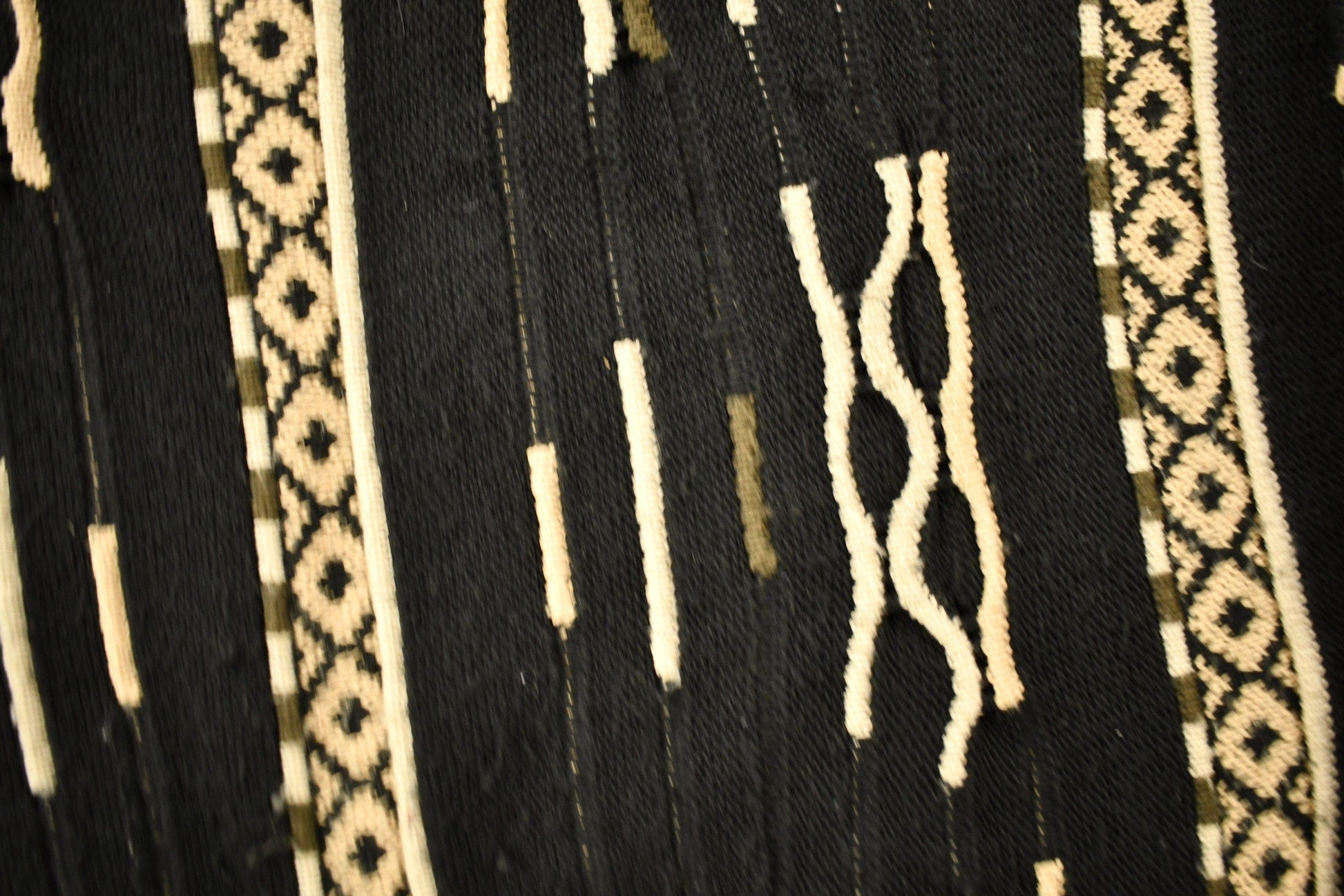 Other Clothing > Gender Neutral Adult Clothing > Hoodies & Sweatshirts > Sweatshirts Vintage 1980s Milford Sportswear 3D Cable Knit Crewneck Sweater Men's Large/