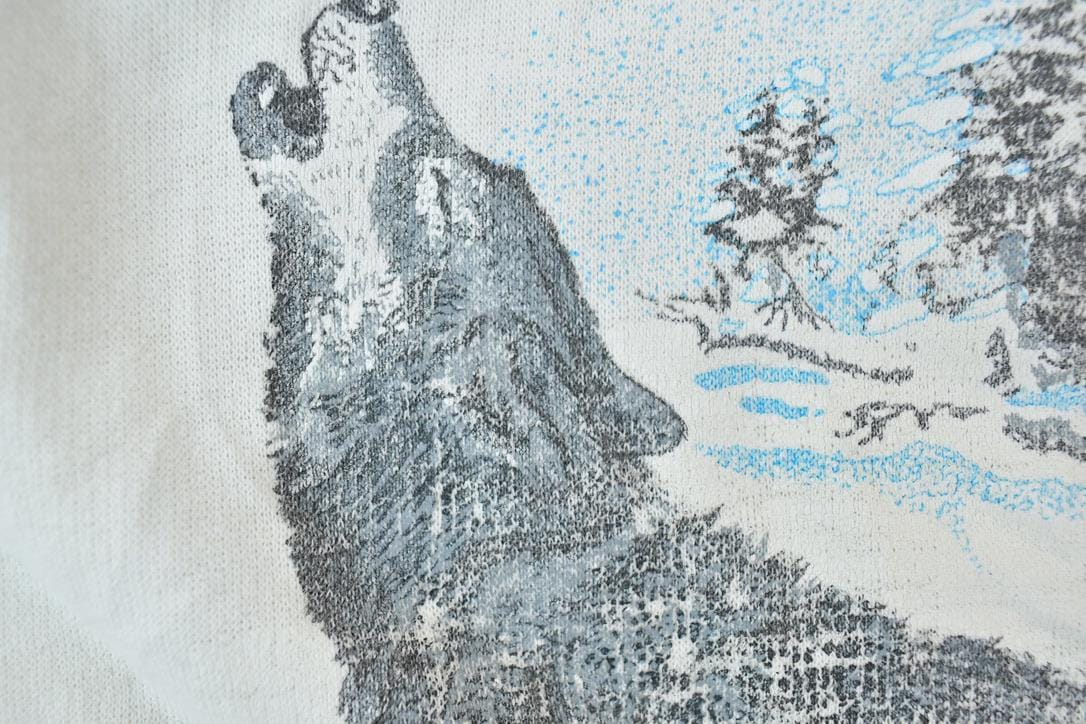 Other Clothing > Gender Neutral Adult Clothing > Hoodies & Sweatshirts > Sweatshirts Vintage 1980s Northern Frontier Canada Two Wolves Crewneck Sweatshirt Men's Small