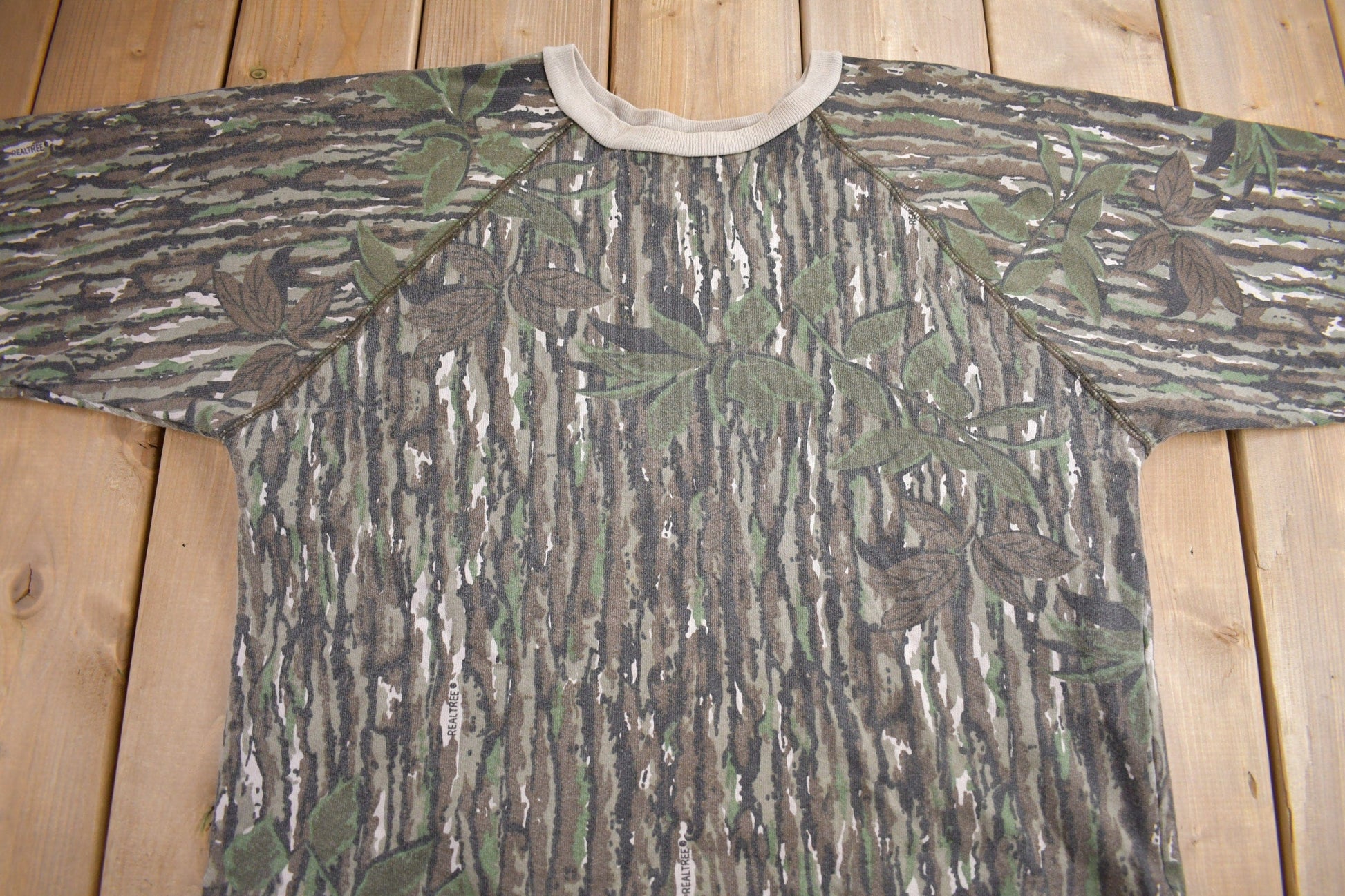 Other Clothing > Gender Neutral Adult Clothing > Hoodies & Sweatshirts > Sweatshirts Vintage 1980s Real Tree Bark Camo Crewneck Sweatshirt Men's Medium