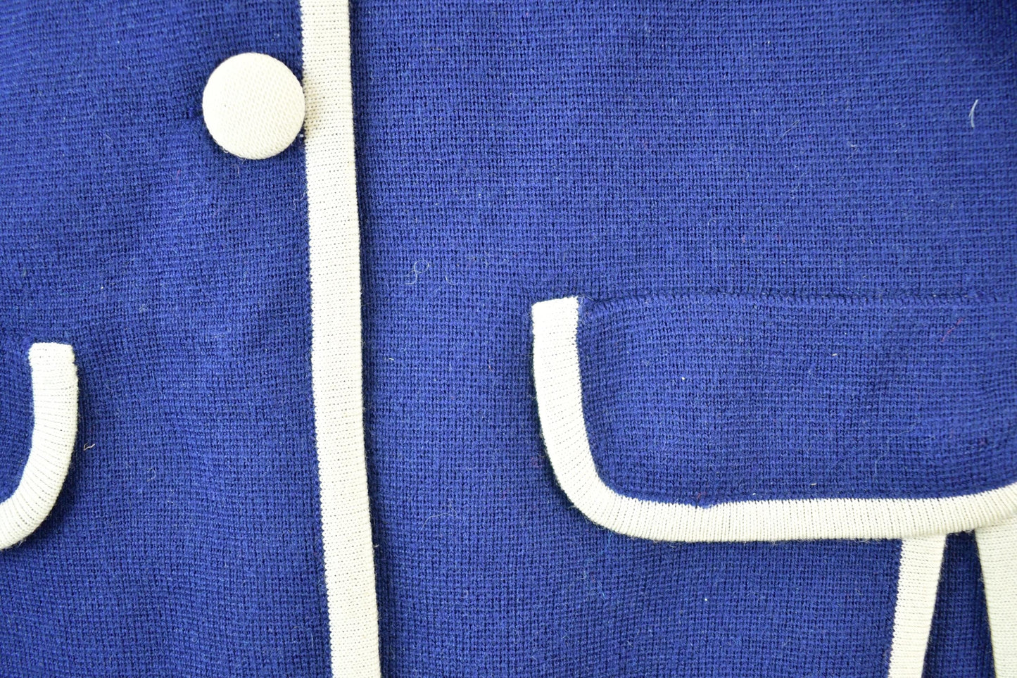 Other Clothing > Gender Neutral Adult Clothing > Hoodies & Sweatshirts > Sweatshirts Vintage 1980s Verdi Mantova Wool Knit Cardigan Sweater Women's Medium