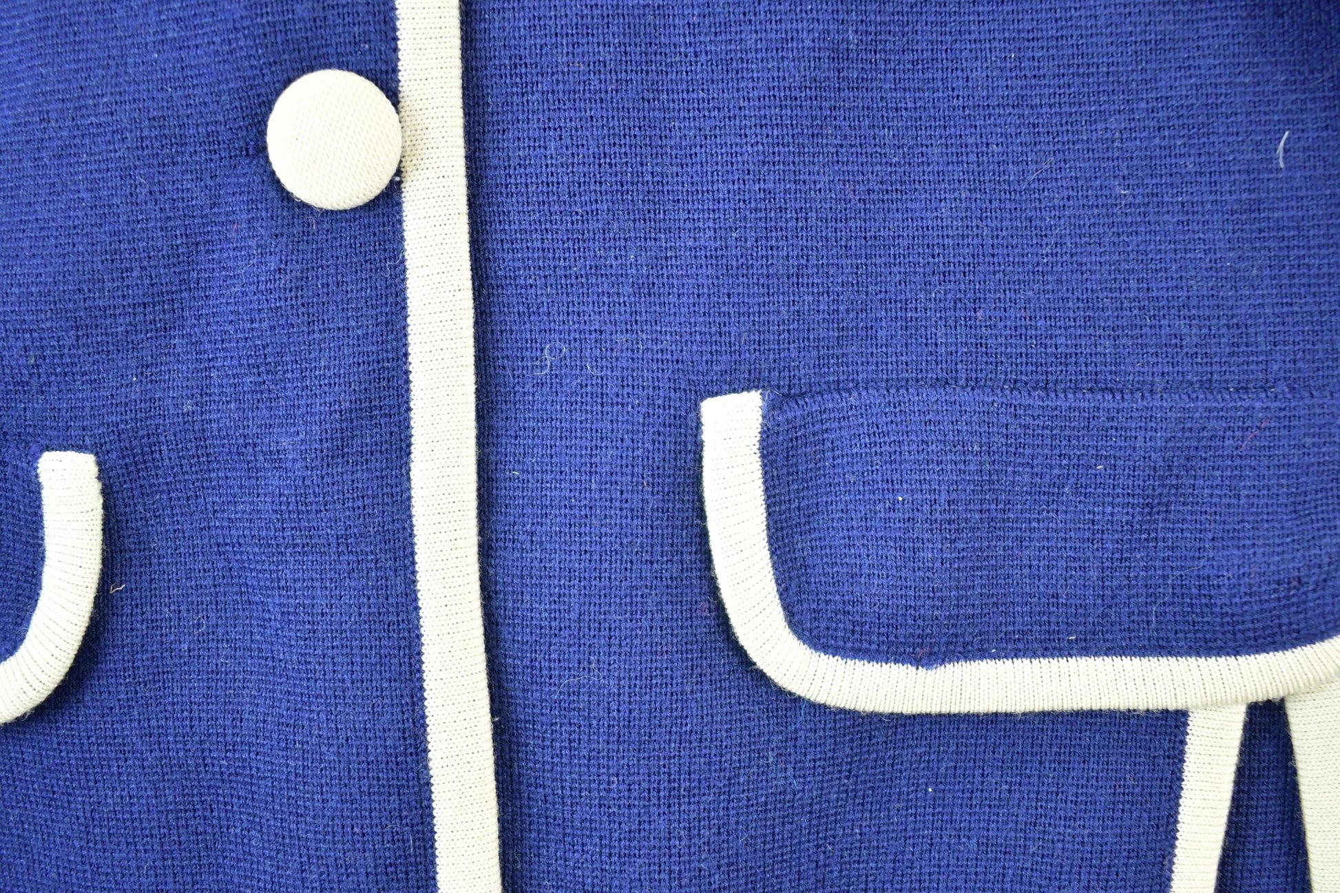 Other Clothing > Gender Neutral Adult Clothing > Hoodies & Sweatshirts > Sweatshirts Vintage 1980s Verdi Mantova Wool Knit Cardigan Sweater Women's Medium