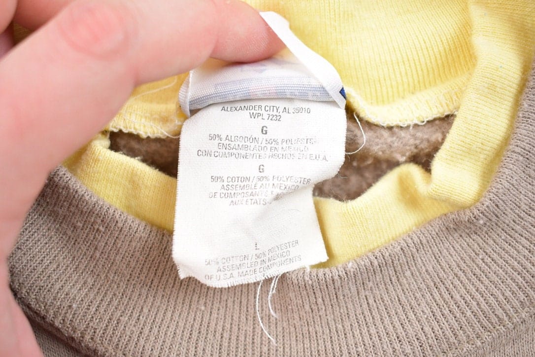 Other Clothing > Gender Neutral Adult Clothing > Hoodies & Sweatshirts > Sweatshirts Vintage 1990s Bird Feeder Theme Crewneck Sweater / 90s Crewneck / Grandma Sweater / Streetwear / Made In USA / Animal Theme / Jerzees