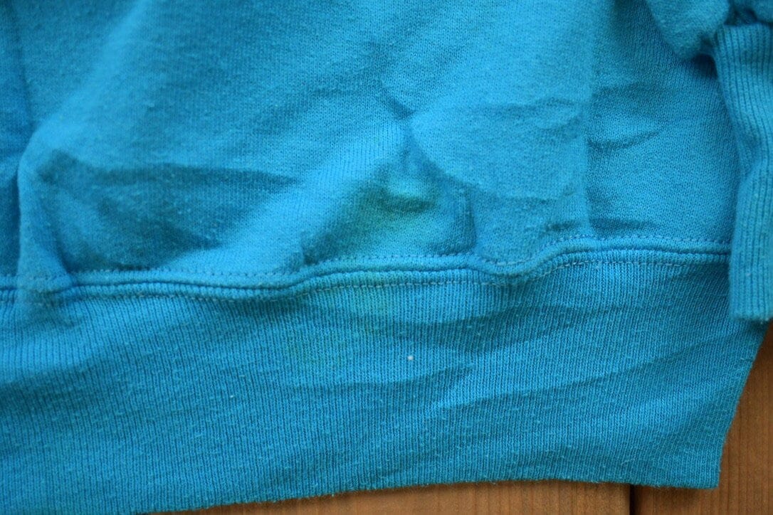 Other Clothing > Gender Neutral Adult Clothing > Hoodies & Sweatshirts > Sweatshirts Vintage 1990s Blank Light Blue Crewneck Sweatshirt Men's Small