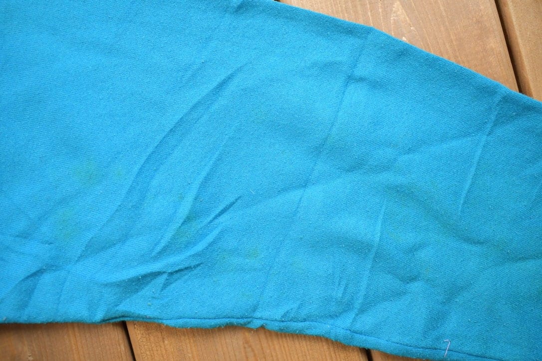 Other Clothing > Gender Neutral Adult Clothing > Hoodies & Sweatshirts > Sweatshirts Vintage 1990s Blank Light Blue Crewneck Sweatshirt Men's Small