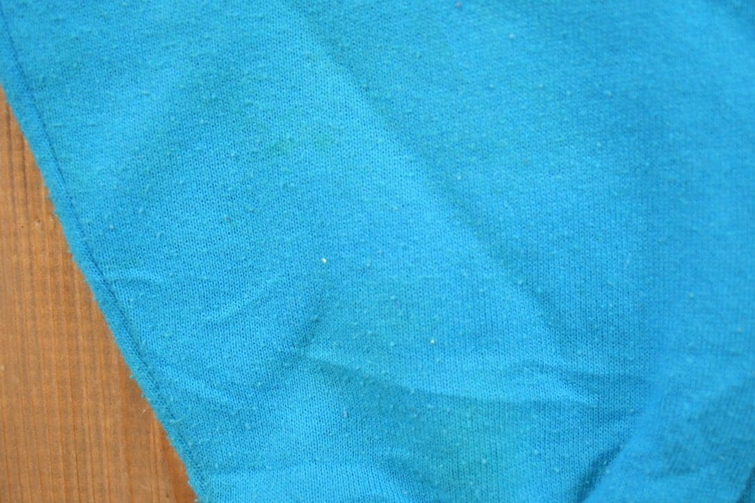 Other Clothing > Gender Neutral Adult Clothing > Hoodies & Sweatshirts > Sweatshirts Vintage 1990s Blank Light Blue Crewneck Sweatshirt Men's Small