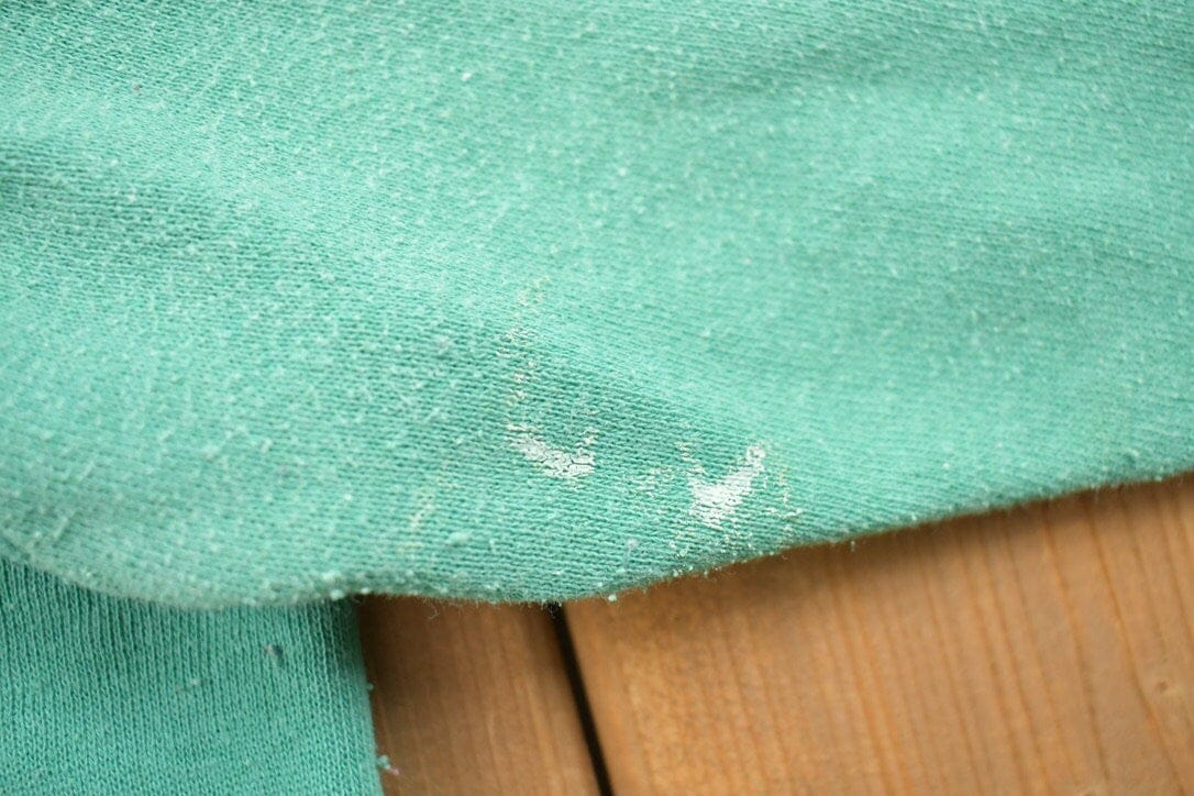 Other Clothing > Gender Neutral Adult Clothing > Hoodies & Sweatshirts > Sweatshirts Vintage 1990s Blank Turquoise Crewneck Sweatshirt Men's Small