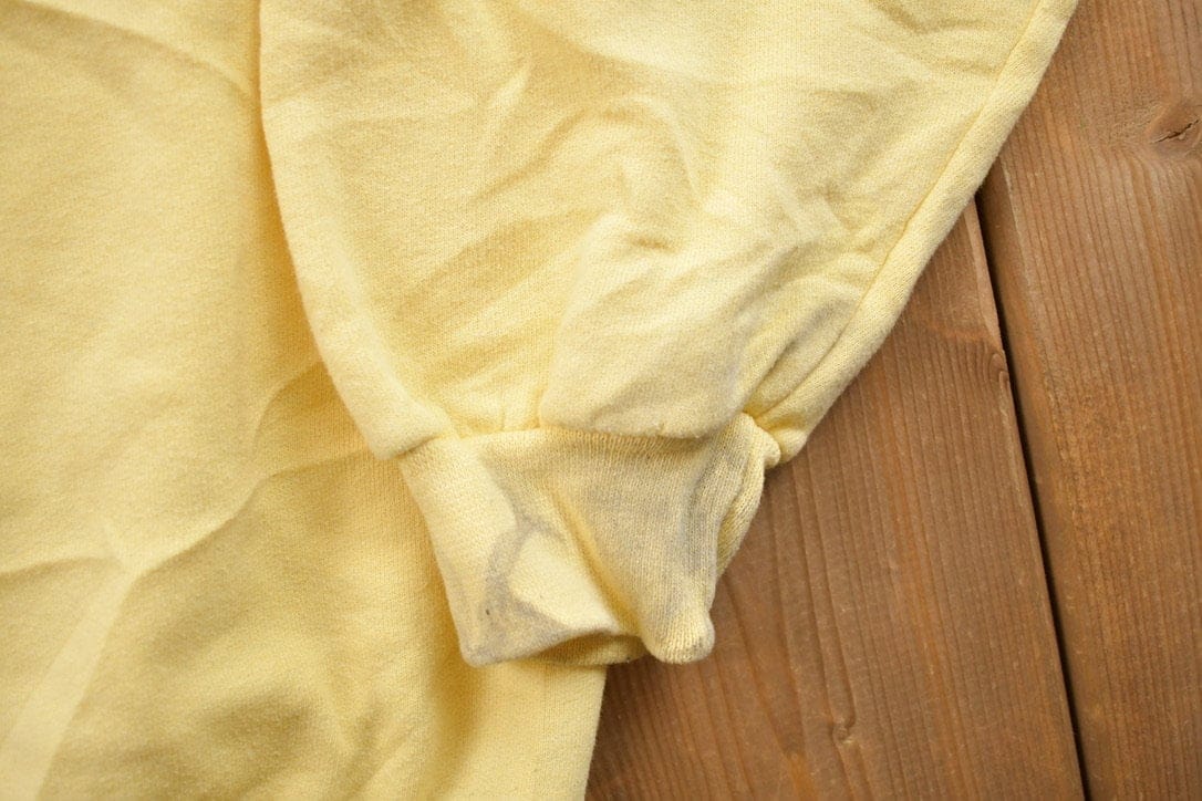 Other Clothing > Gender Neutral Adult Clothing > Hoodies & Sweatshirts > Sweatshirts Vintage 1990s Floral Crewneck Sweater Men's Large