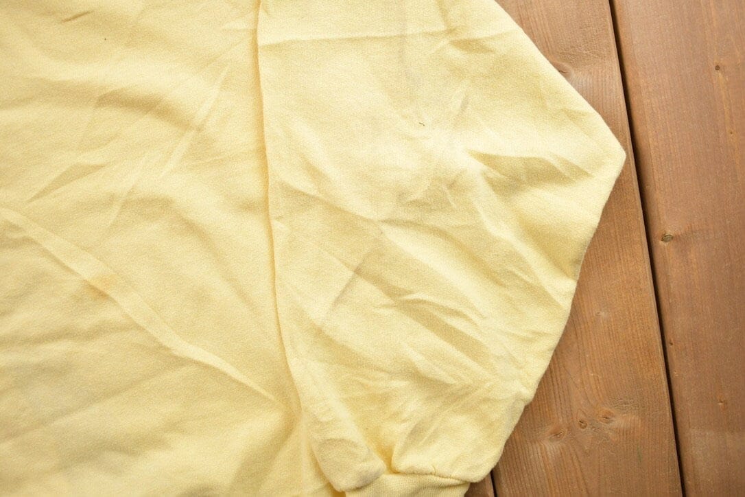 Other Clothing > Gender Neutral Adult Clothing > Hoodies & Sweatshirts > Sweatshirts Vintage 1990s Floral Crewneck Sweater Men's Large