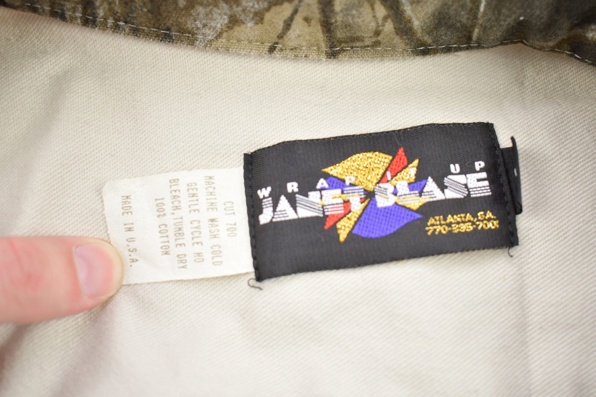 Other Clothing > Gender Neutral Adult Clothing > Hoodies & Sweatshirts > Sweatshirts Vintage 1990s Hunting Camo Button Up Men's Medium