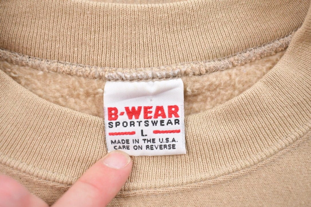 Other Clothing > Gender Neutral Adult Clothing > Hoodies & Sweatshirts > Sweatshirts Vintage 1990s Scarecrow Fall Theme Crewneck Sweater Men's M