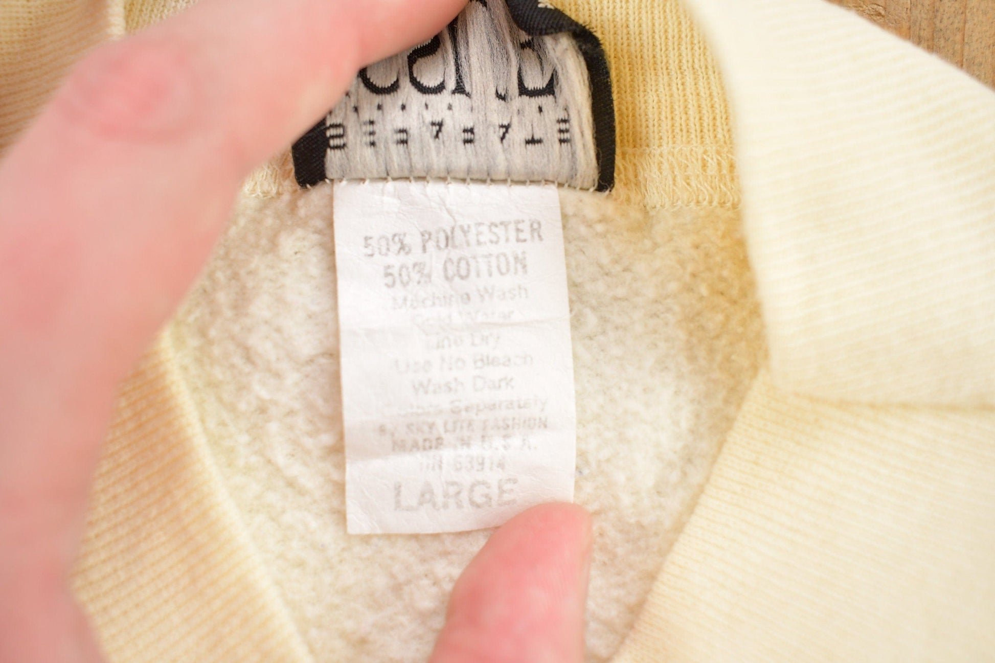 Other Clothing > Gender Neutral Adult Clothing > Hoodies & Sweatshirts > Sweatshirts Vintage 1990s Separate Issue Floral Crewneck Sweater Men's Medium