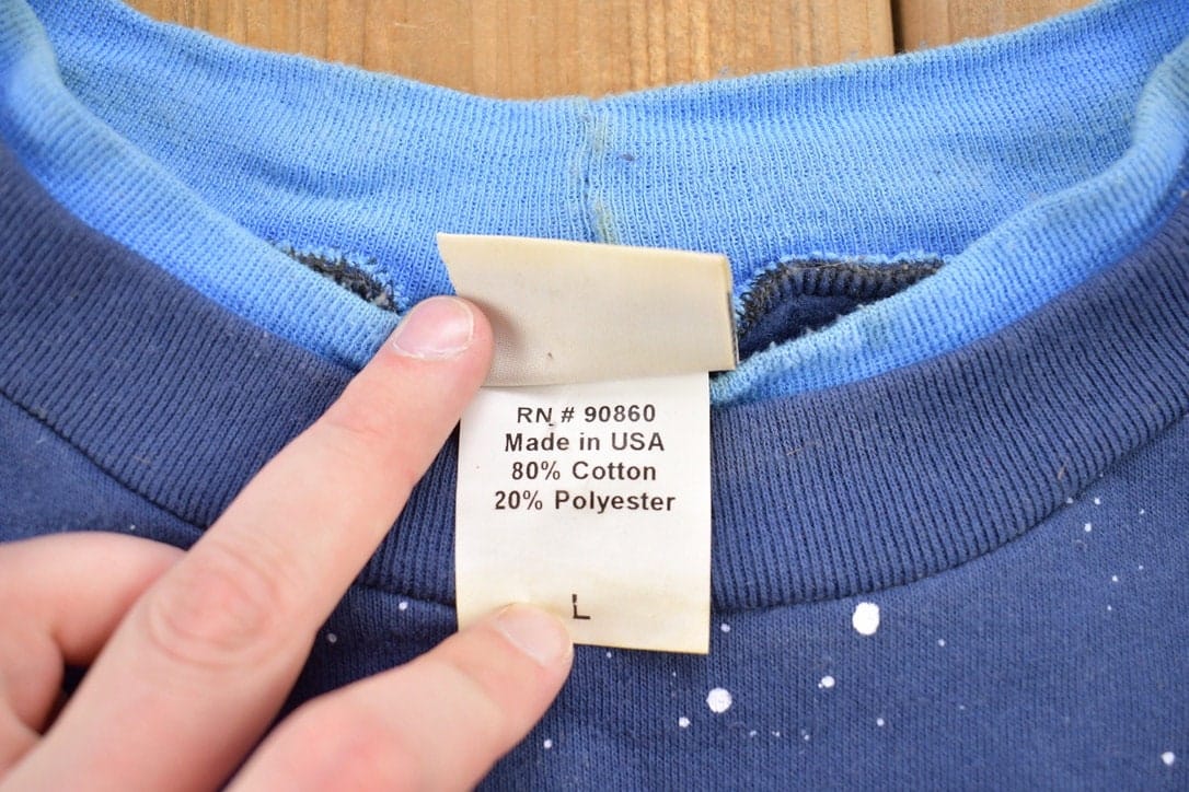 Other Clothing > Gender Neutral Adult Clothing > Hoodies & Sweatshirts > Sweatshirts Vintage 1990s Snowman Theme Christmas Sweater Men's L