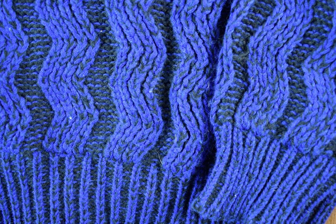 Other Clothing > Gender Neutral Adult Clothing > Hoodies & Sweatshirts > Sweatshirts Vintage 1990s Software Knit Abstract Pattern Crewneck Sweater Mens L