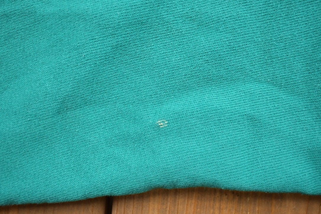 Other Clothing > Gender Neutral Adult Clothing > Hoodies & Sweatshirts > Sweatshirts Vintage 1990s Turquoise Blank Crewneck Sweatshirt Men's Medium