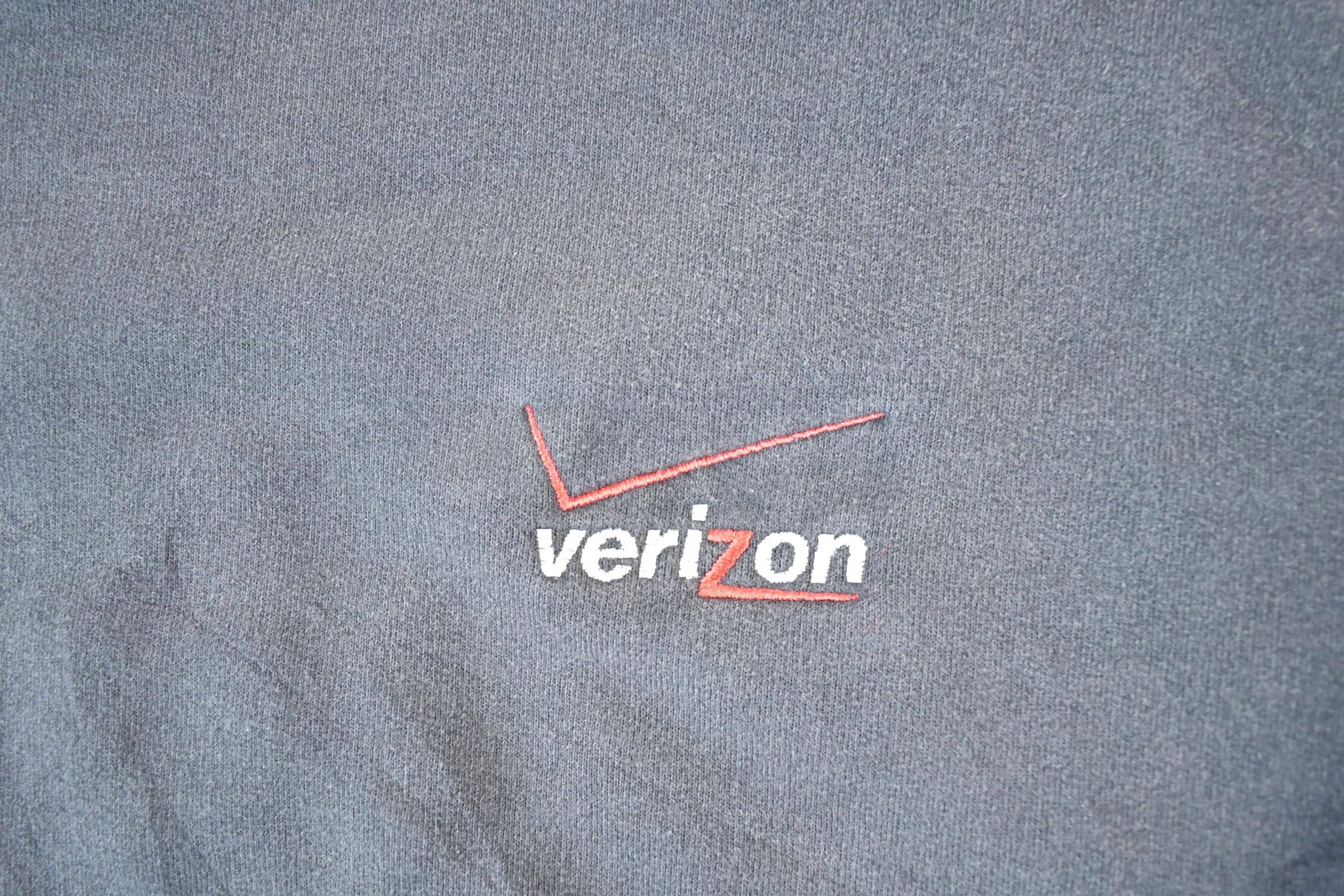 Other Clothing > Gender Neutral Adult Clothing > Hoodies & Sweatshirts > Sweatshirts Vintage 1990s Verizon Crewneck Sweatshirt Mens L
