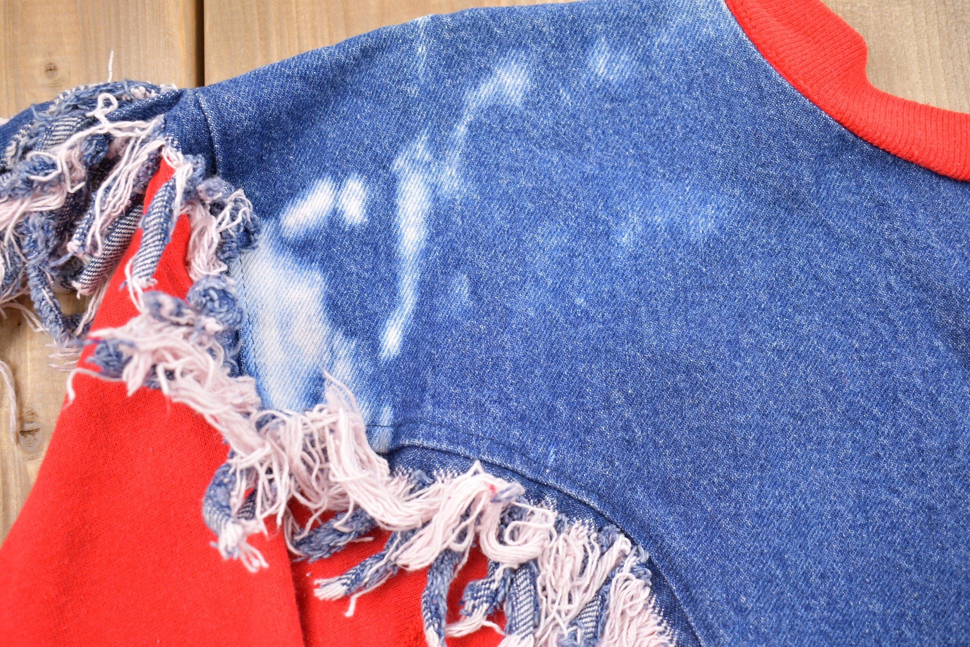 Other Clothing > Gender Neutral Adult Clothing > Hoodies & Sweatshirts > Sweatshirts Vintage 1990s Western Theme Crewneck Sweatshirt Men's M