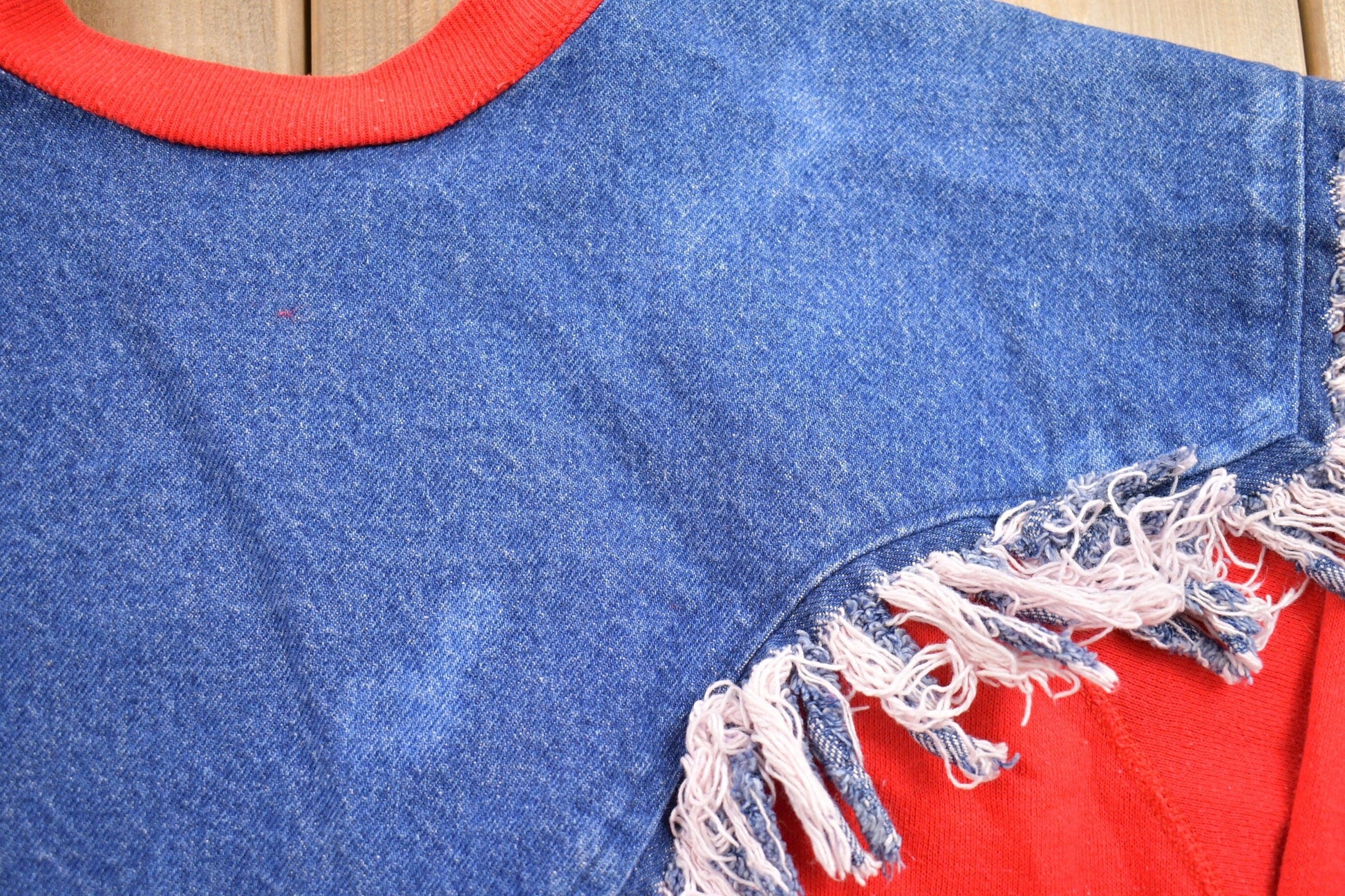 Other Clothing > Gender Neutral Adult Clothing > Hoodies & Sweatshirts > Sweatshirts Vintage 1990s Western Theme Crewneck Sweatshirt Men's M