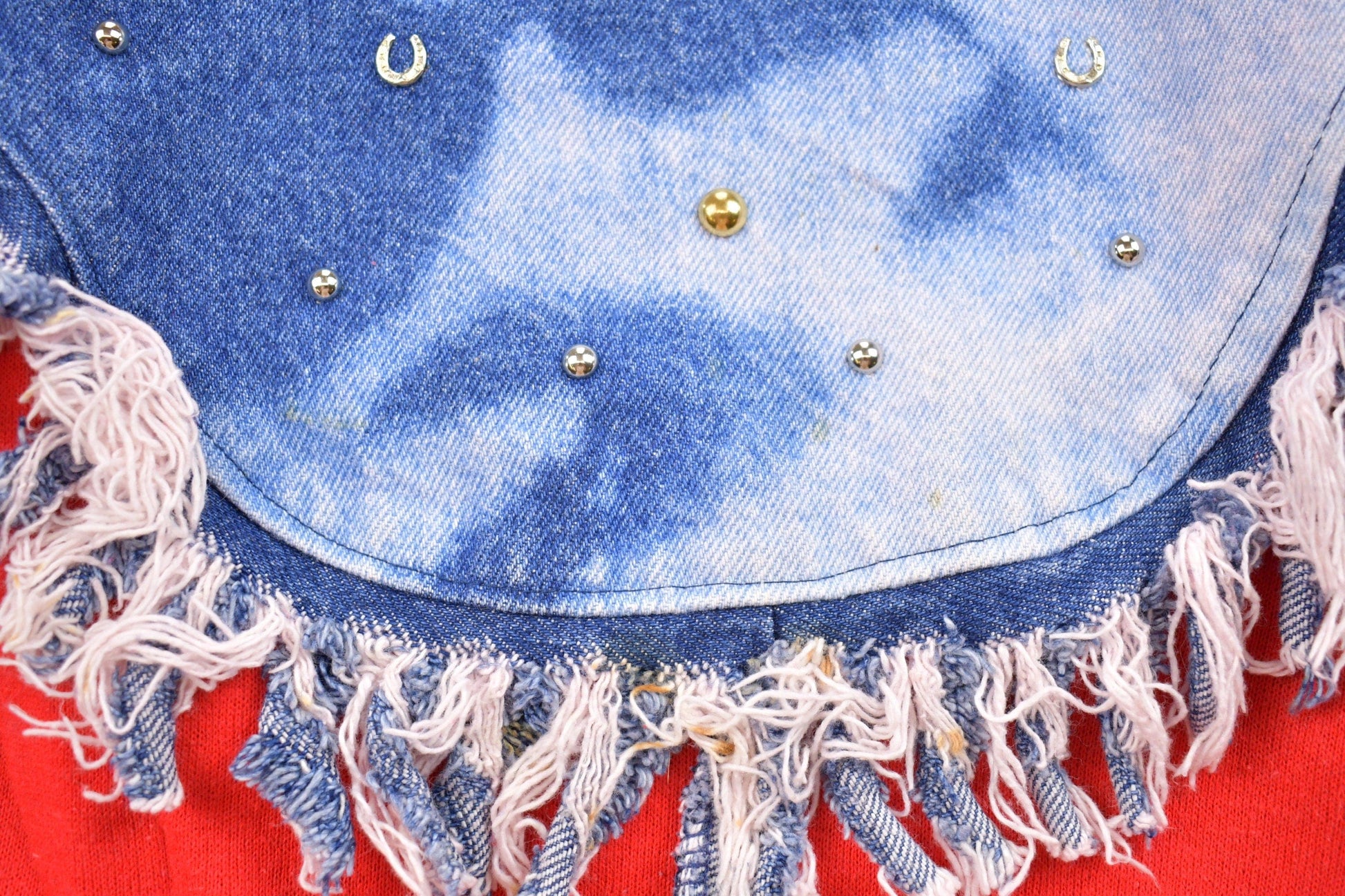 Other Clothing > Gender Neutral Adult Clothing > Hoodies & Sweatshirts > Sweatshirts Vintage 1990s Western Theme Crewneck Sweatshirt Men's M