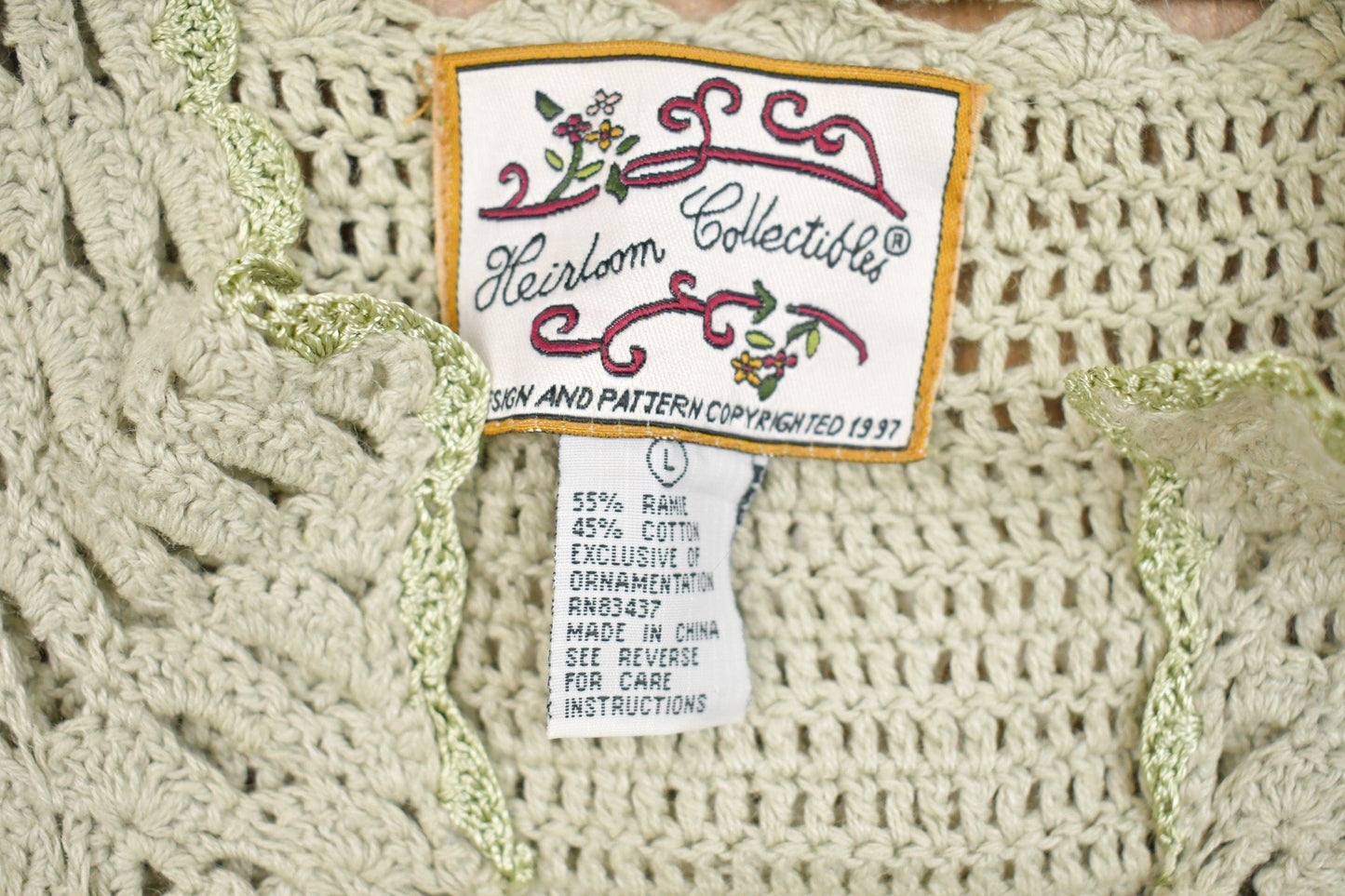 Other Clothing > Gender Neutral Adult Clothing > Hoodies & Sweatshirts > Sweatshirts Vintage Heirloom Collectibles Knitted Short Sleeve Sweater Men's Large