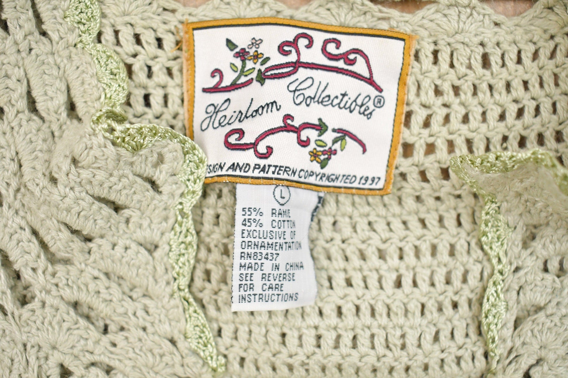 Other Clothing > Gender Neutral Adult Clothing > Hoodies & Sweatshirts > Sweatshirts Vintage Heirloom Collectibles Knitted Short Sleeve Sweater Men's Large