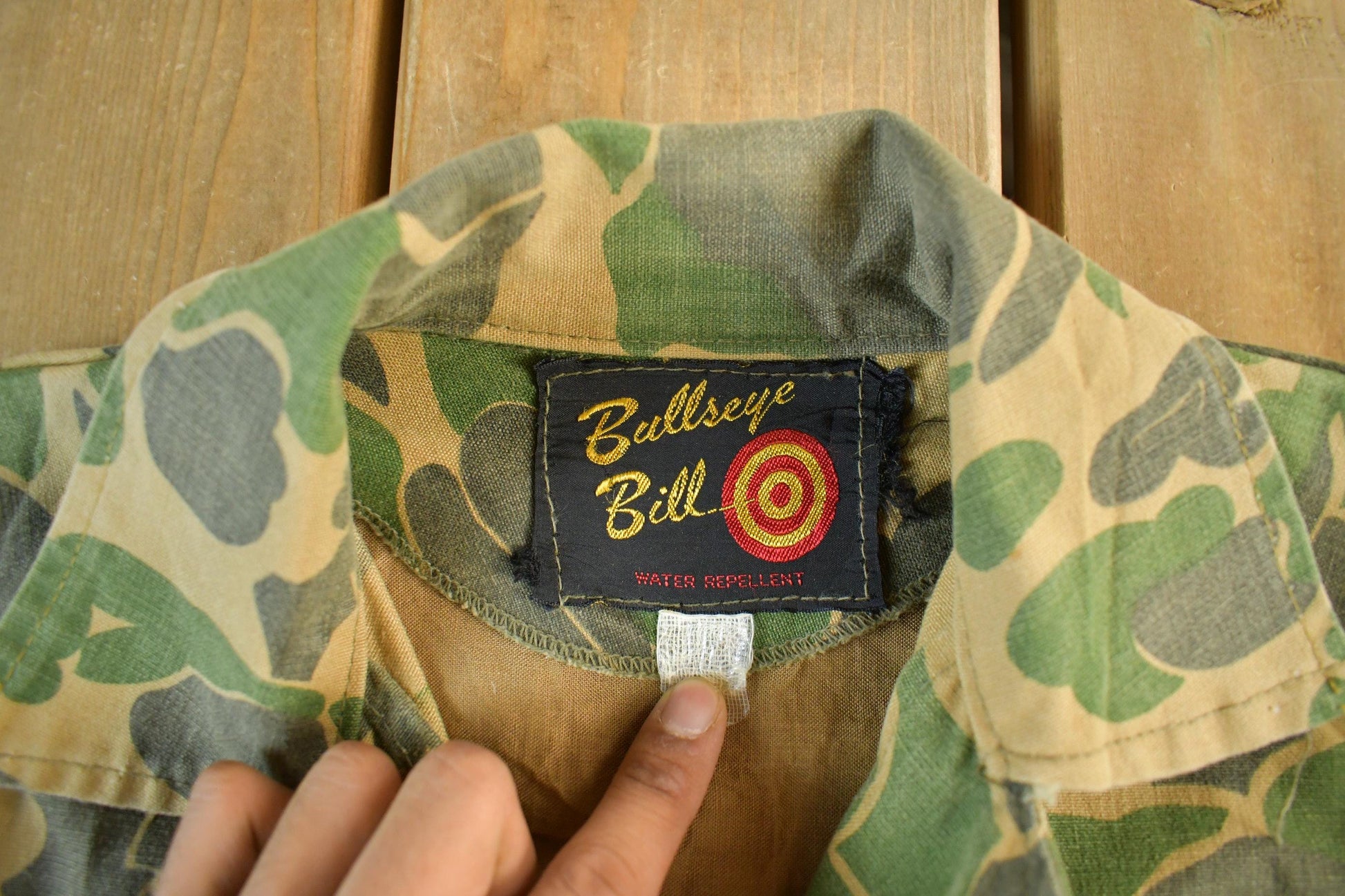 Other Clothing > Gender Neutral Adult Clothing > Jackets & Coats Vintage 1960s Bullseye Bill Duck Camo Canvas Hunting Jacket Men's Small