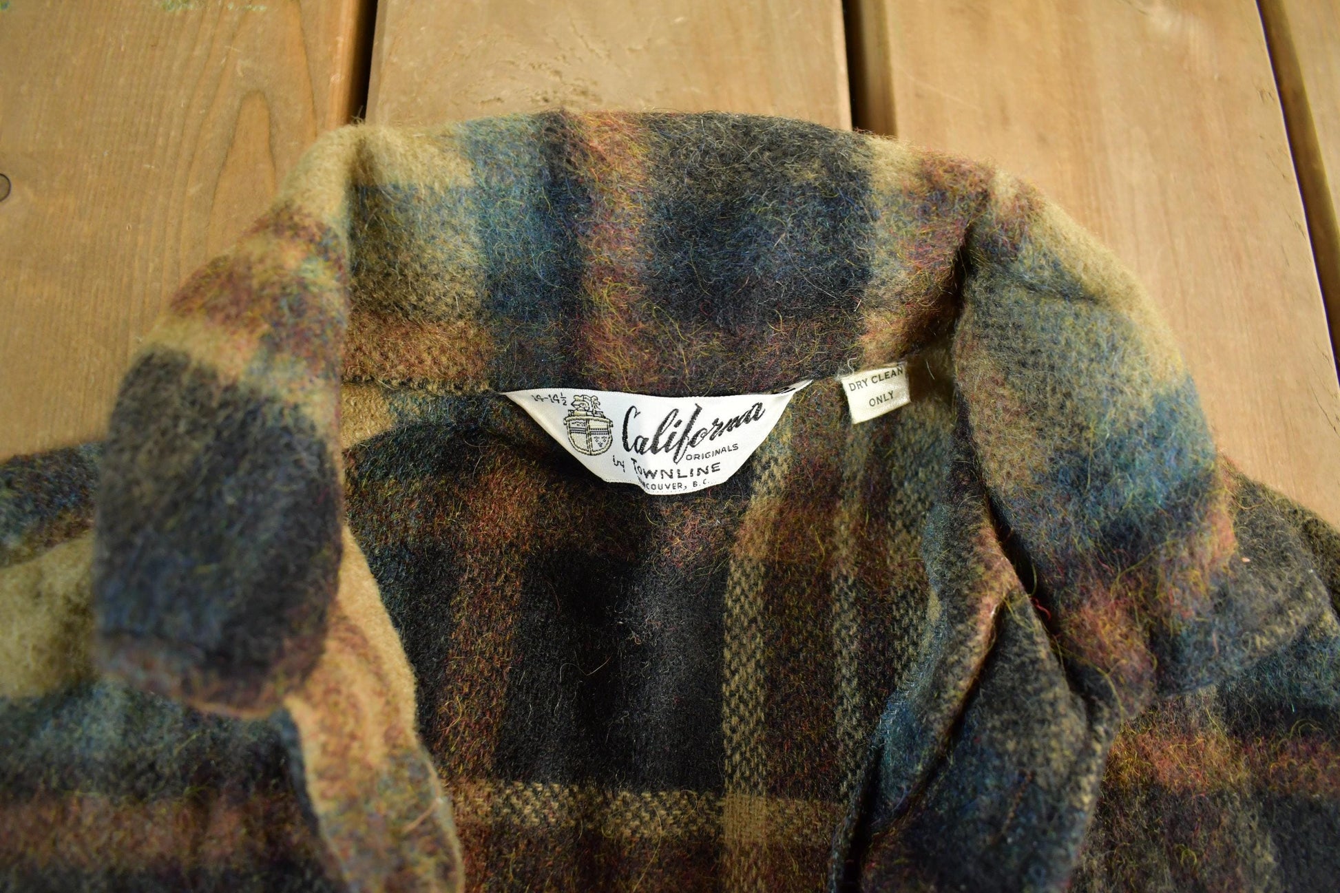 Other Clothing > Gender Neutral Adult Clothing > Jackets & Coats Vintage 1970s California Originals Townline Wool Flannel Jacket Men's Small
