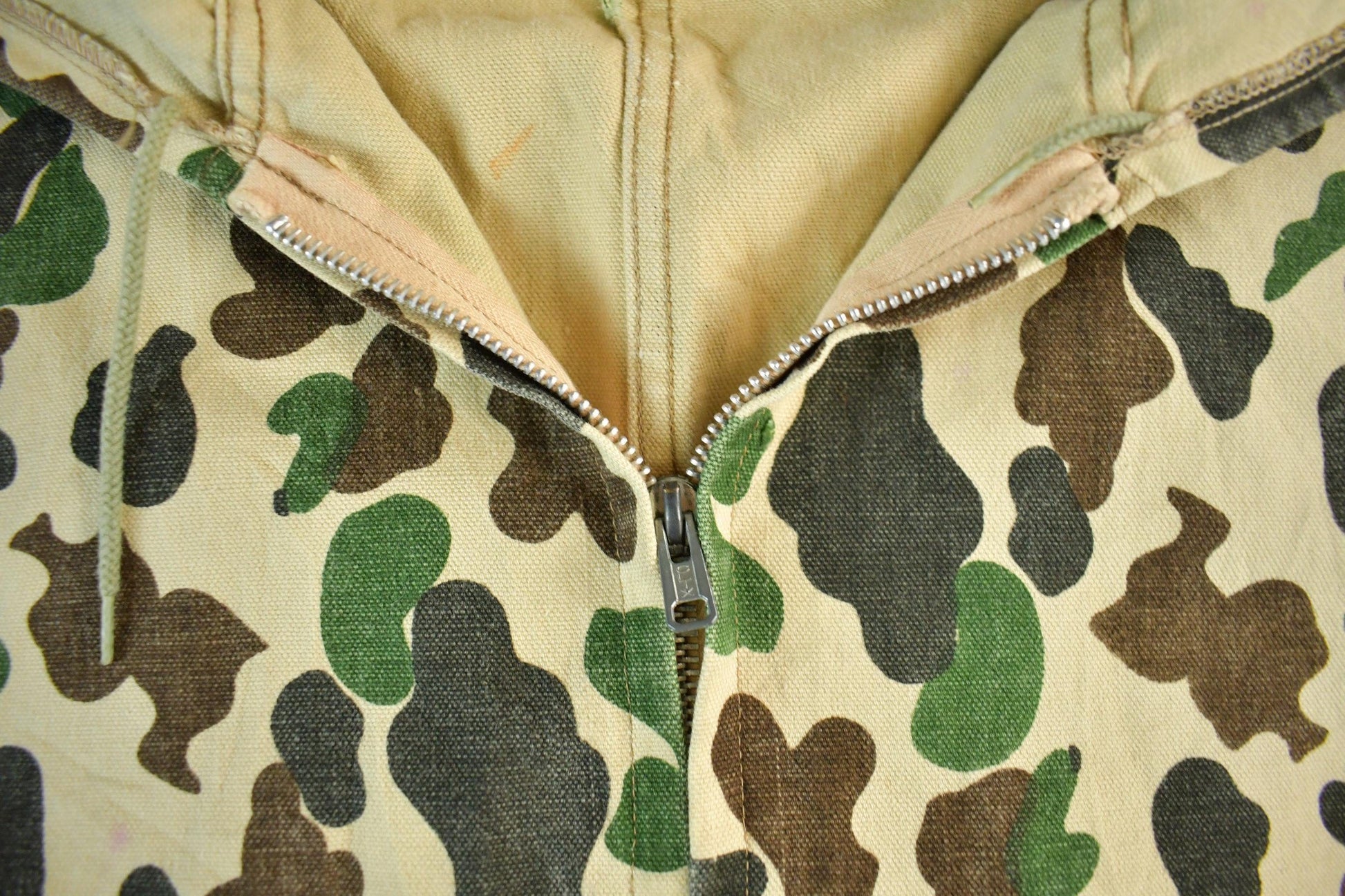 Other Clothing > Gender Neutral Adult Clothing > Jackets & Coats Vintage 1980s Duck Camouflaged Zip Up Hooded Hunting Jacket Men's XL