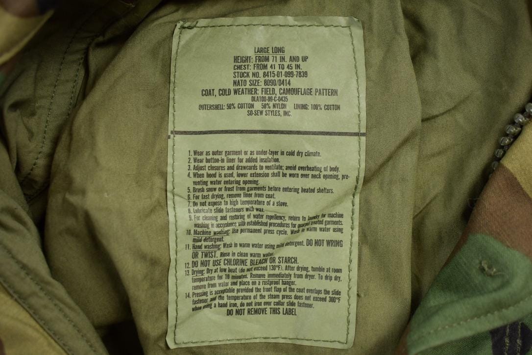 Other Clothing > Gender Neutral Adult Clothing > Jackets & Coats Vintage 1990s Military Camo Field Jacket Men's Large