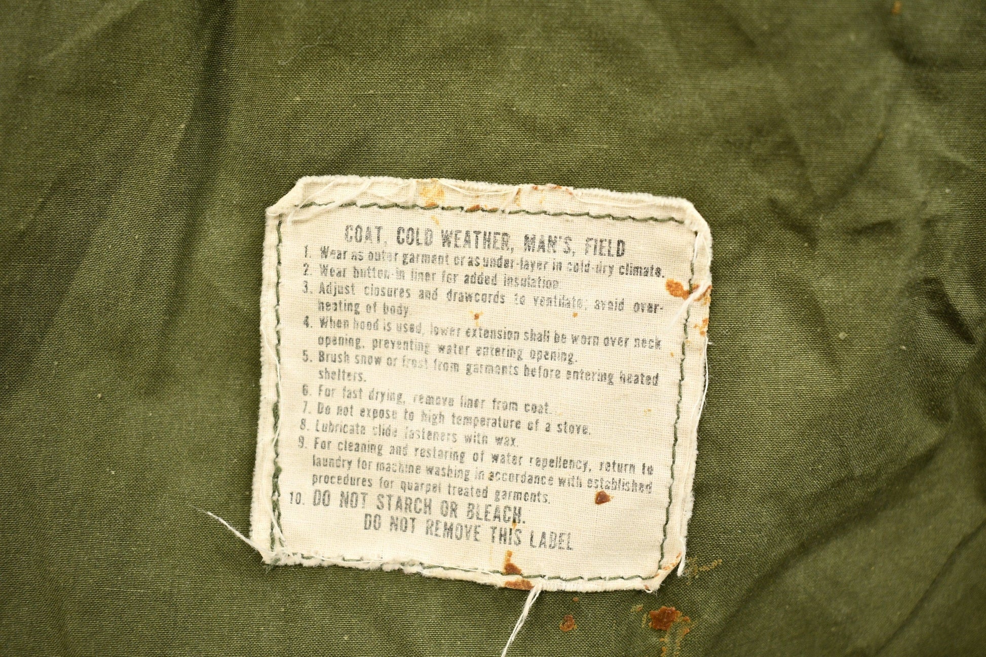 Other Clothing > Gender Neutral Adult Clothing > Jackets & Coats Vintage 2000 Military Cold Weather Field Coat Men's Large