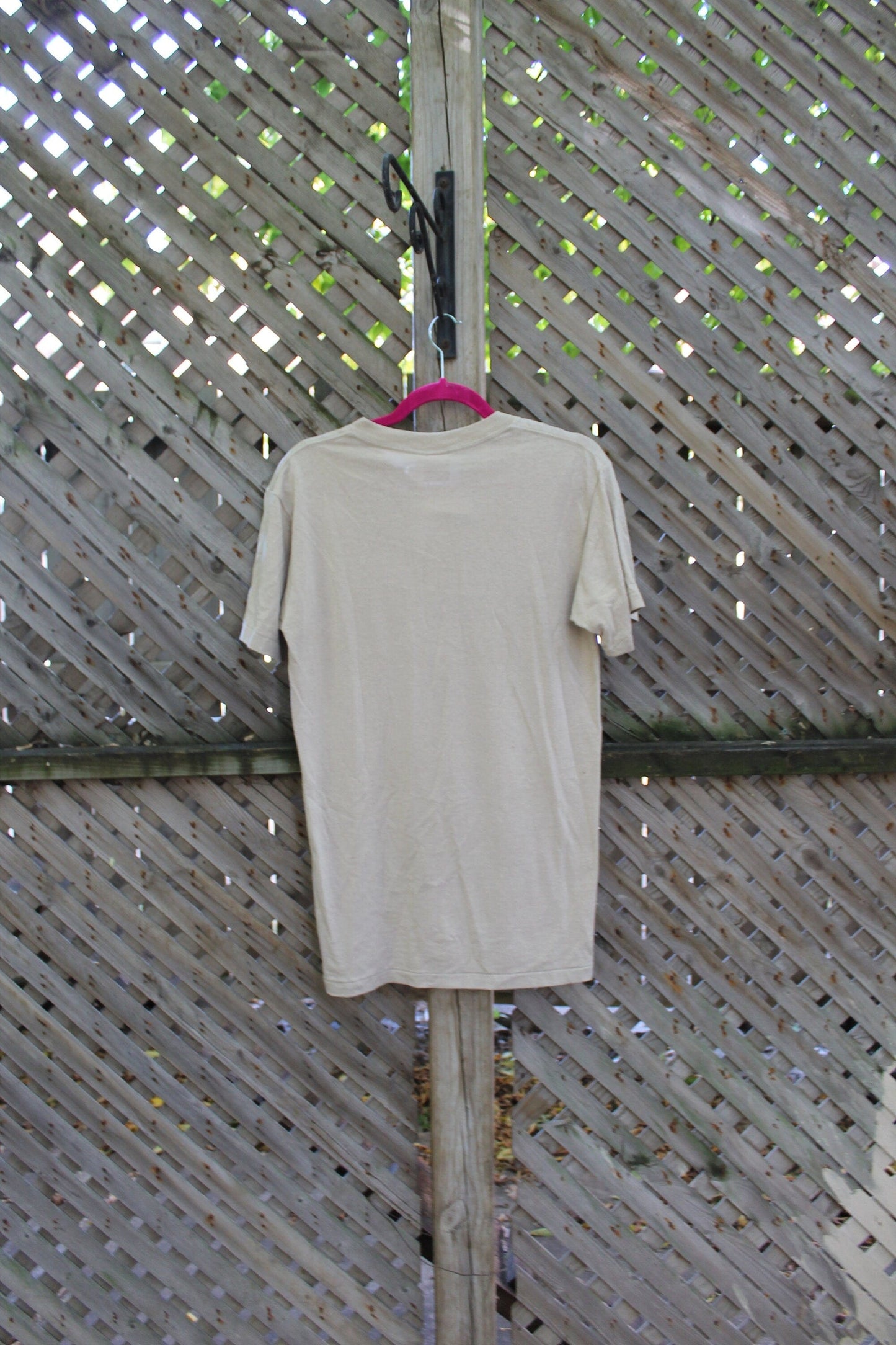 Other Clothing > Gender Neutral Adult Clothing > Tops & Tees > T Shirts Vintage 1980s Hunt Spell Out Graphic T-Shirt Men's Medium