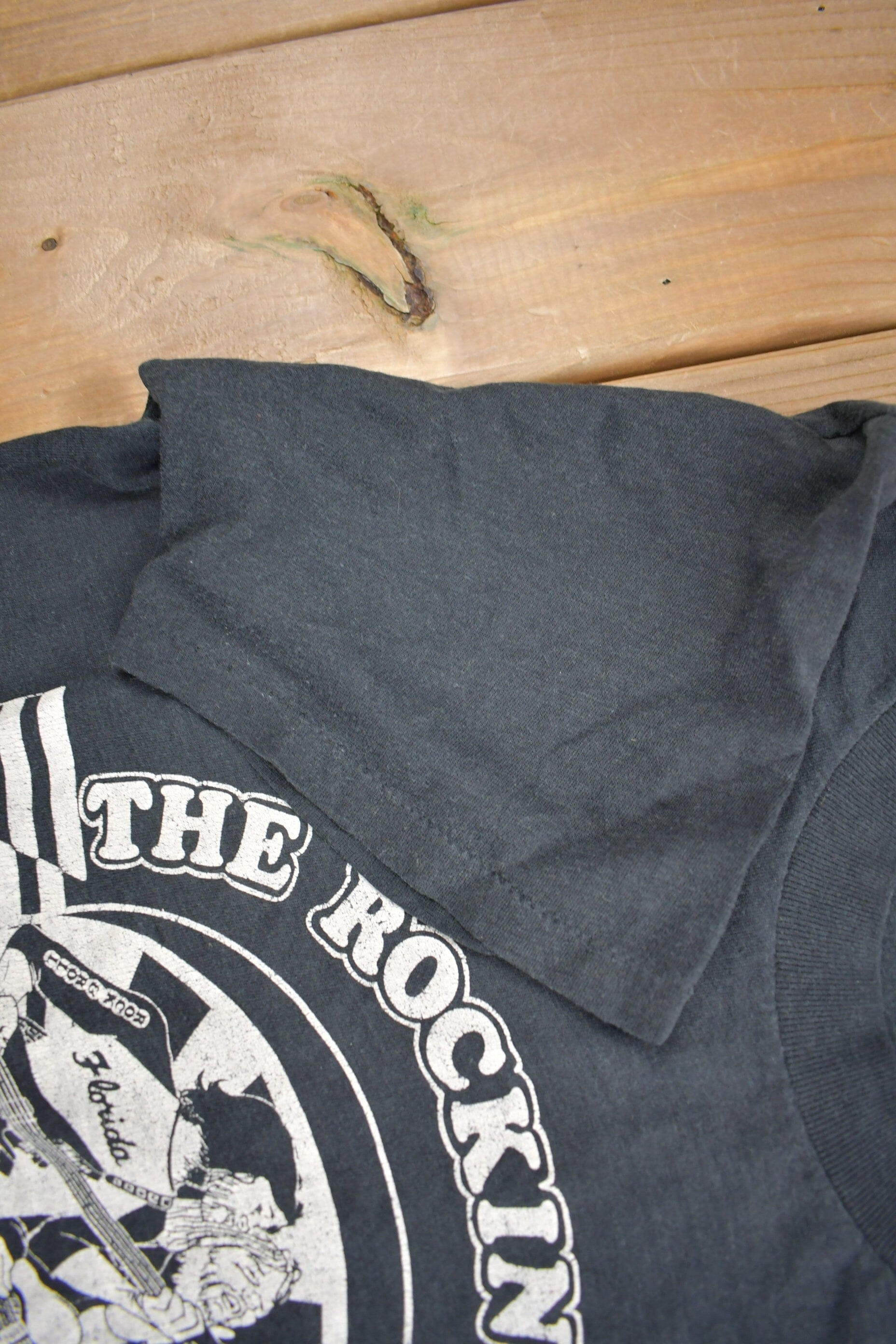 Other Clothing > Gender Neutral Adult Clothing > Tops & Tees > T Shirts Vintage 1980s The Rocking' Crown Concert Club Souvenir T Shirt Men's Small