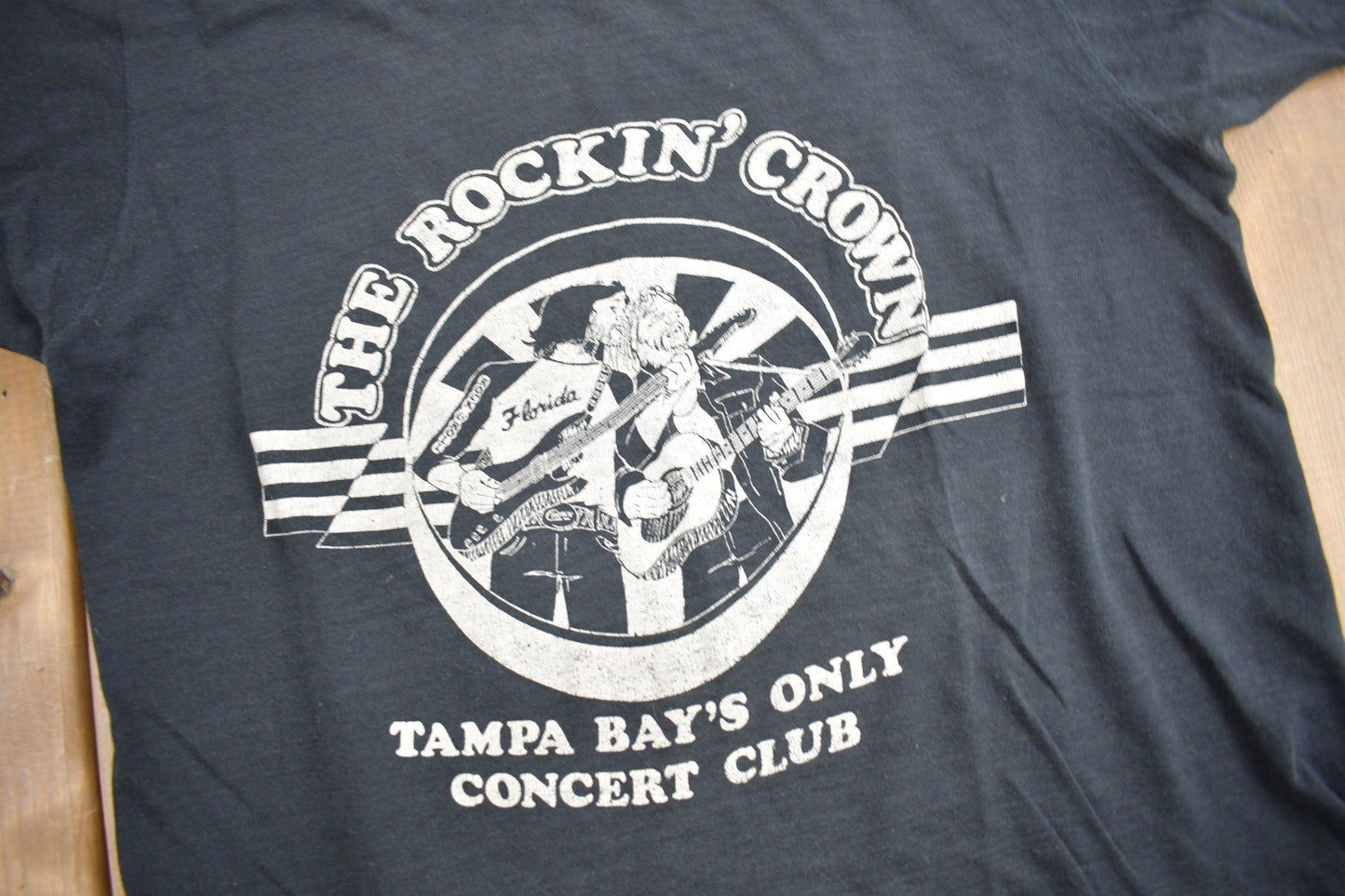 Other Clothing > Gender Neutral Adult Clothing > Tops & Tees > T Shirts Vintage 1980s The Rocking' Crown Concert Club Souvenir T Shirt Men's Small