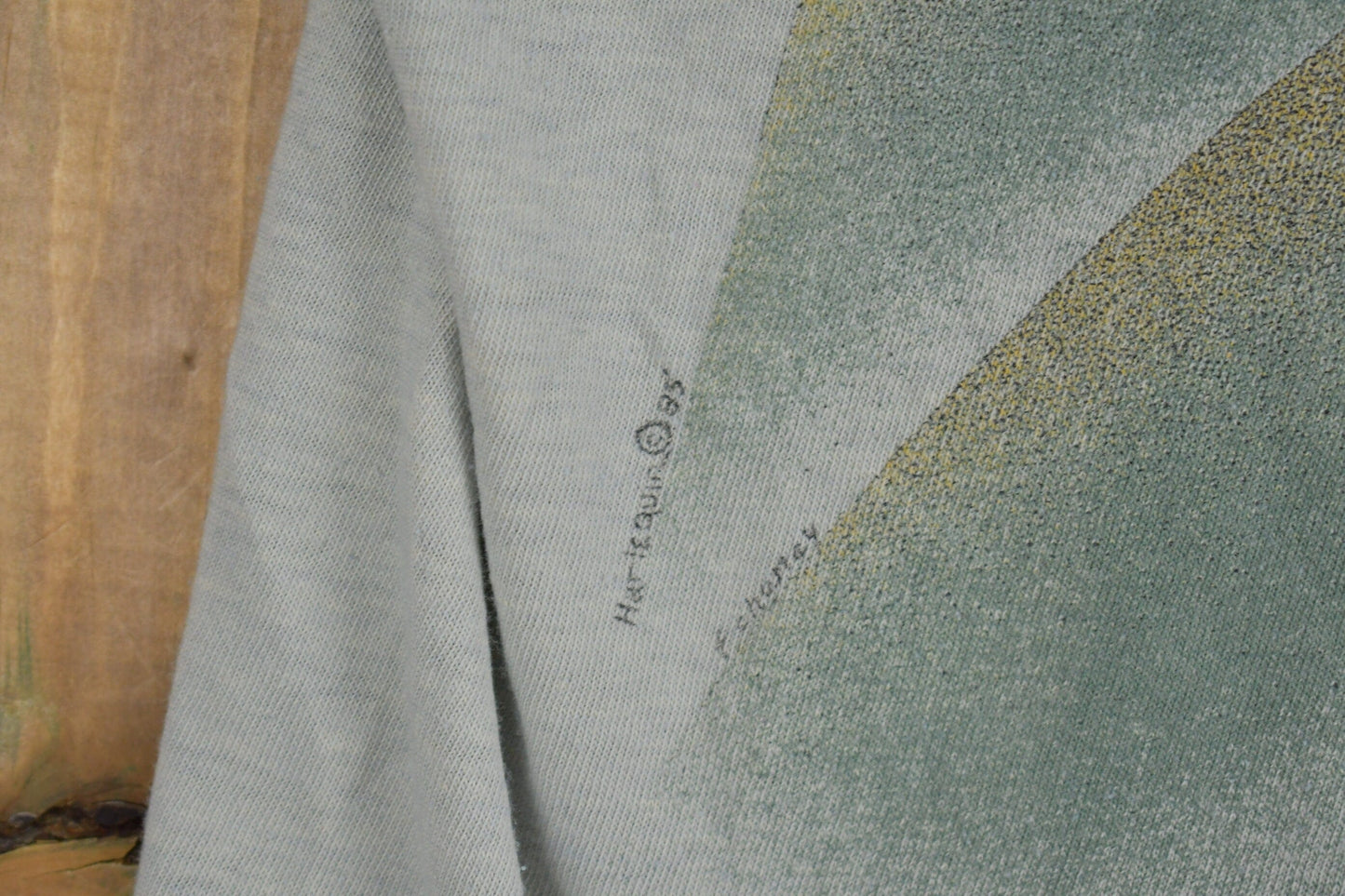 Other Clothing > Gender Neutral Adult Clothing > Tops & Tees > T Shirts Vintage 1985 Seal Graphic T Shirt Men's Medium