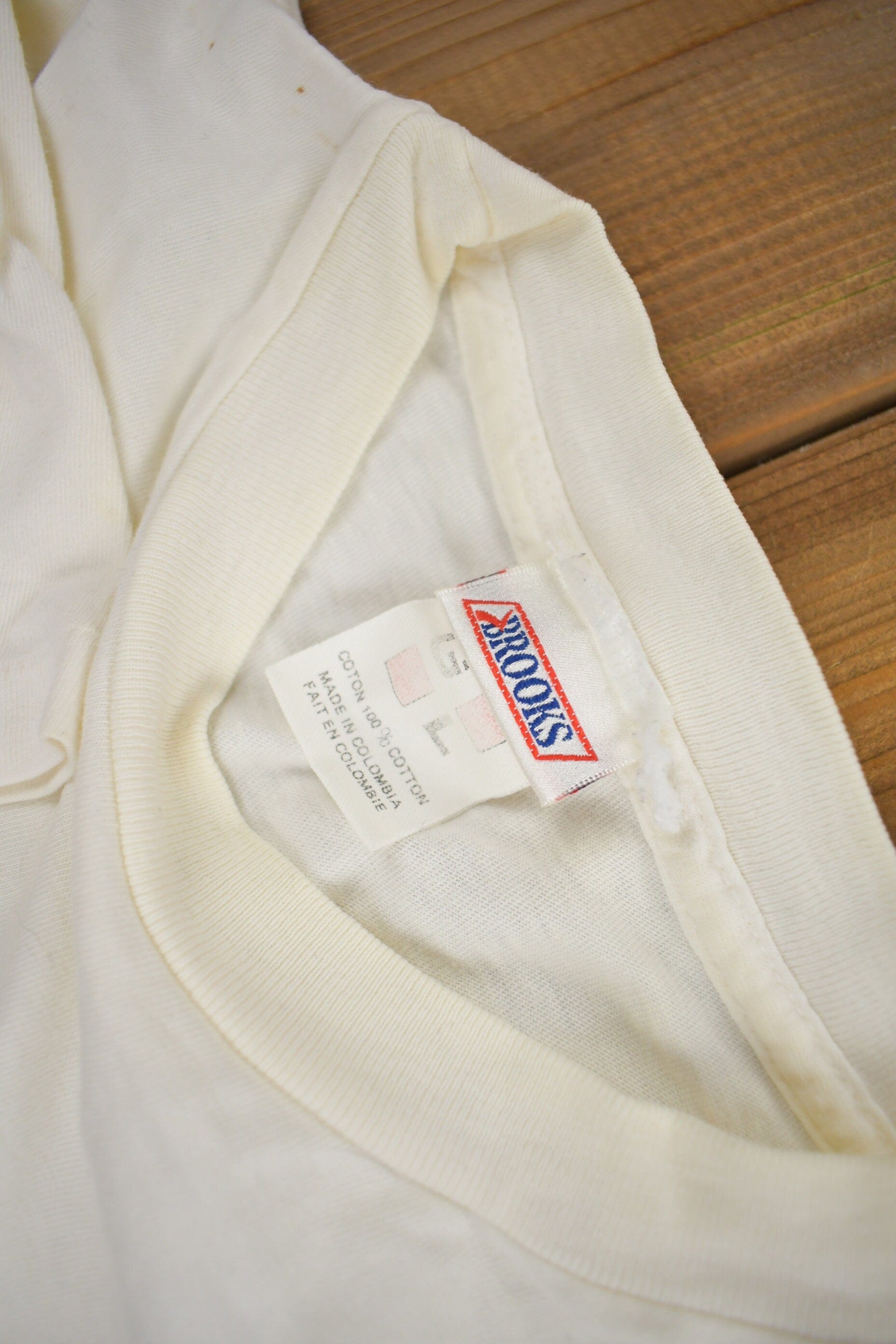 Other Clothing > Gender Neutral Adult Clothing > Tops & Tees > T Shirts Vintage 1990 10,000 Trees For The Rogue Valley Graphic T Shirt Men's Large