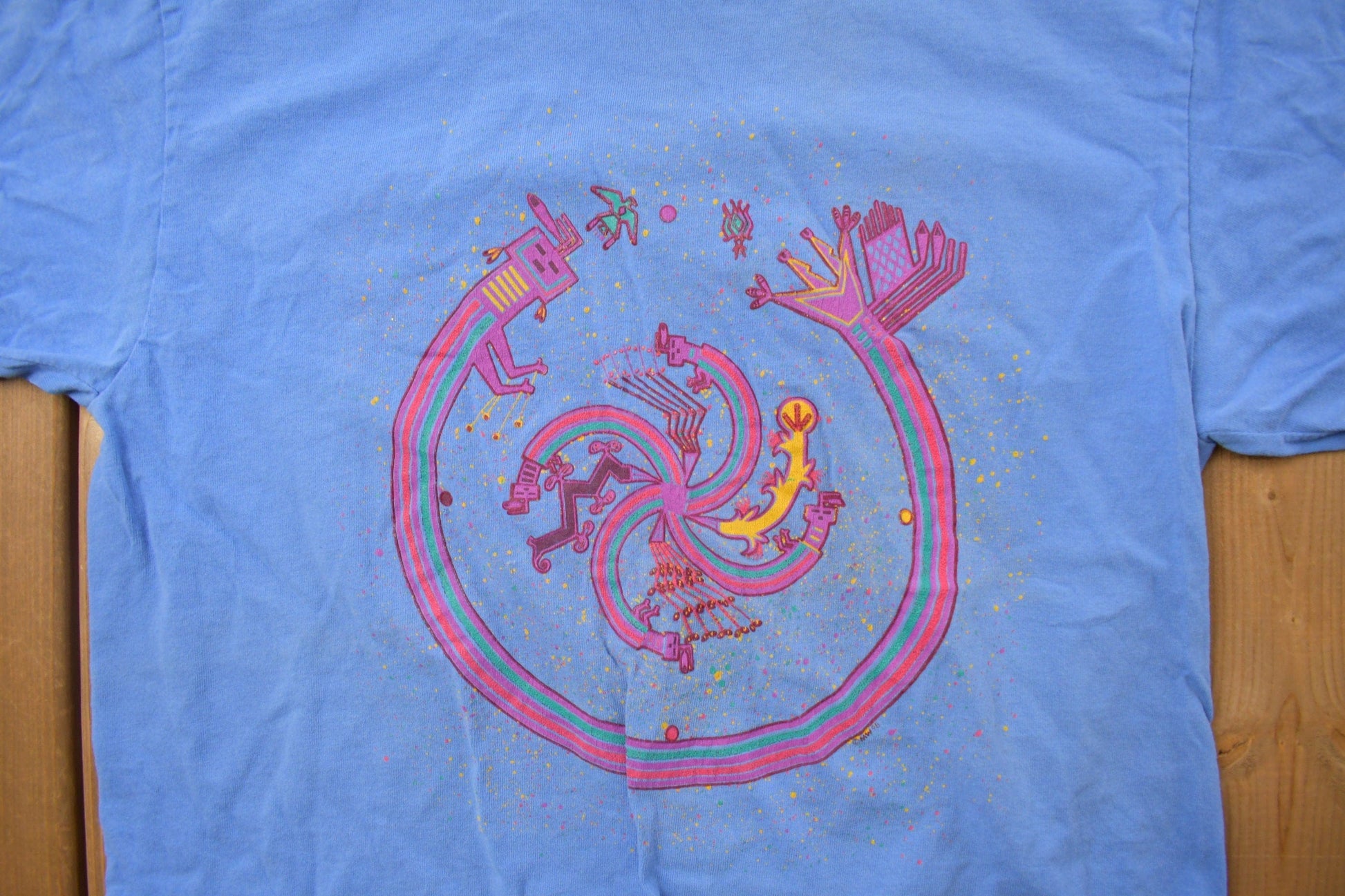 Other Clothing > Gender Neutral Adult Clothing > Tops & Tees > T Shirts Vintage 1990s Abstract Animals Graphic T Shirt Men's Small