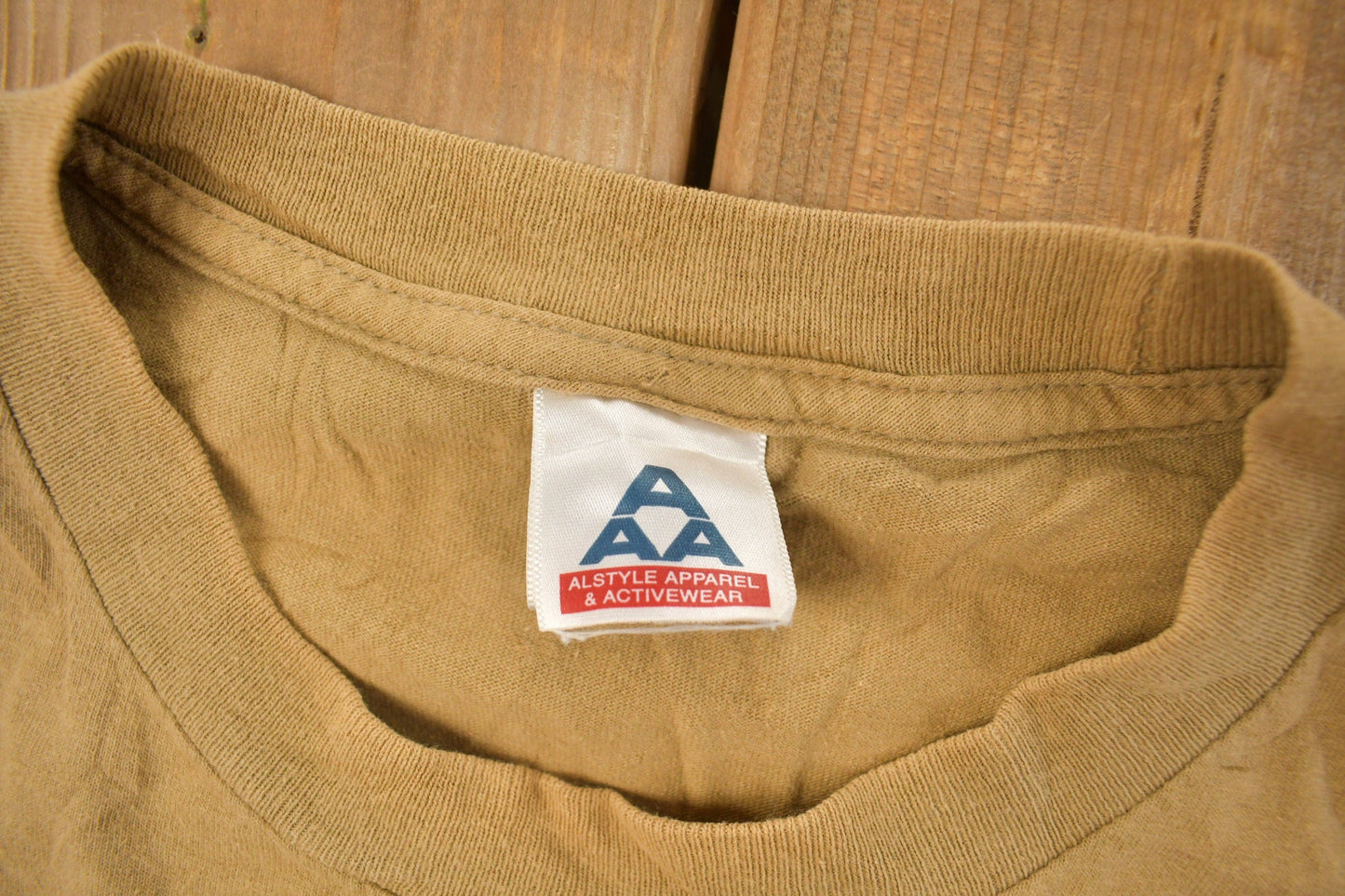 Other Clothing > Gender Neutral Adult Clothing > Tops & Tees > T Shirts Vintage 1990s Alaska Grizzly Bear Graphic T Shirt Men's Medium