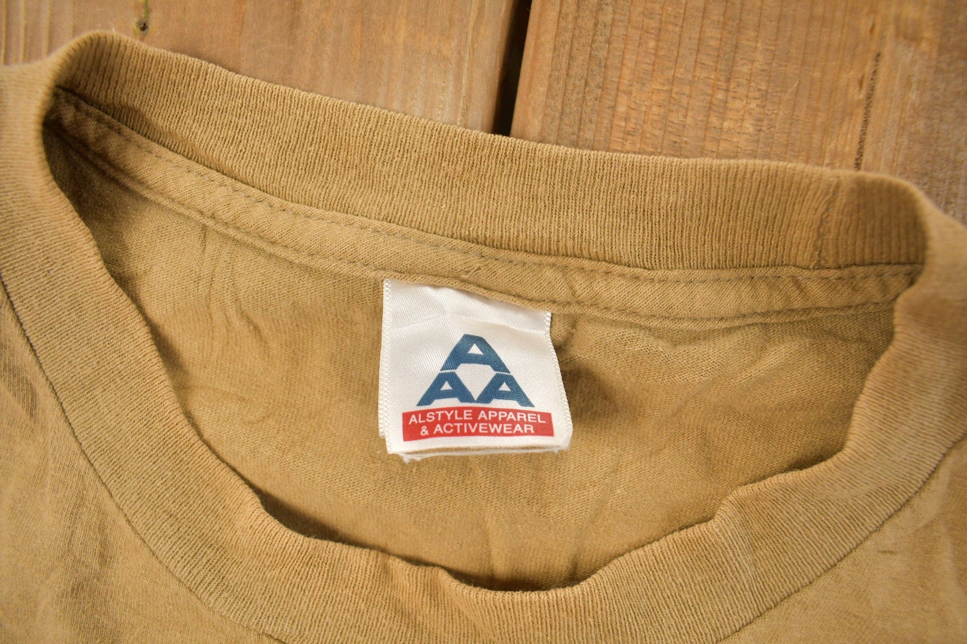 Other Clothing > Gender Neutral Adult Clothing > Tops & Tees > T Shirts Vintage 1990s Alaska Grizzly Bear Graphic T Shirt Men's Medium