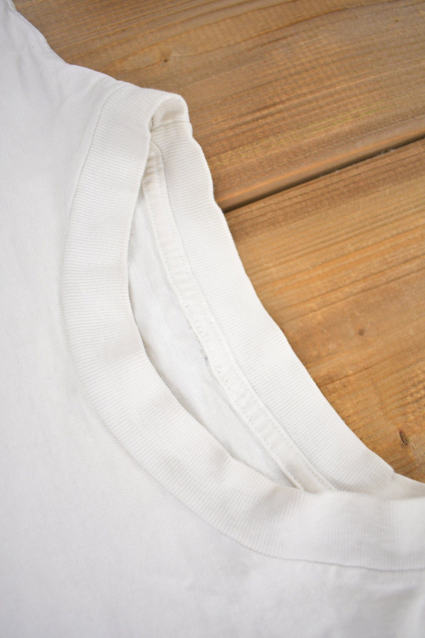 Other Clothing > Gender Neutral Adult Clothing > Tops & Tees > T Shirts Vintage 1990s America Graphic T Shirt Men's Medium