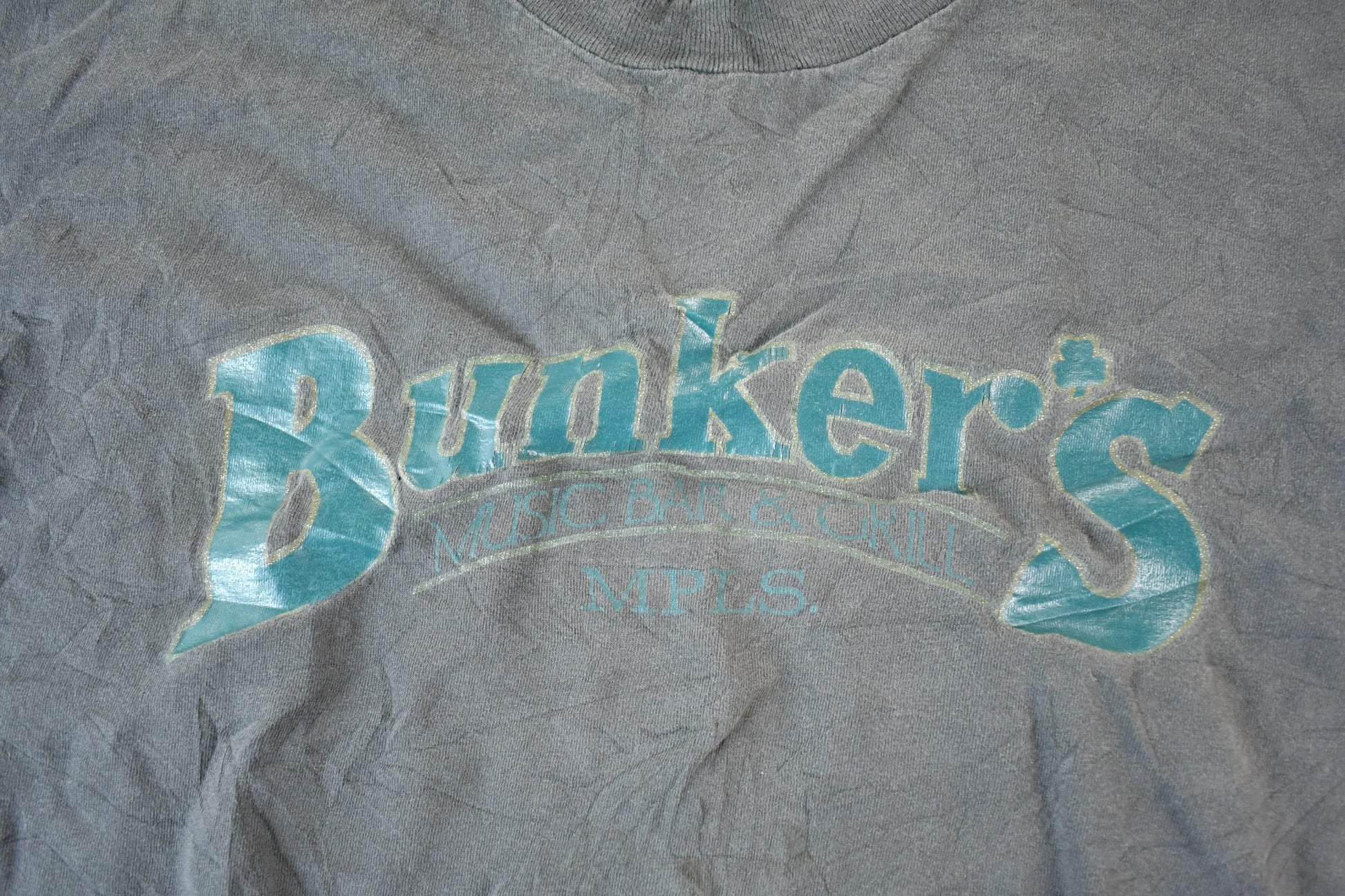 Other Clothing > Gender Neutral Adult Clothing > Tops & Tees > T Shirts Vintage 1990s Bunkers Music Bar And Grill Souvenir T-Shirt Mens XL