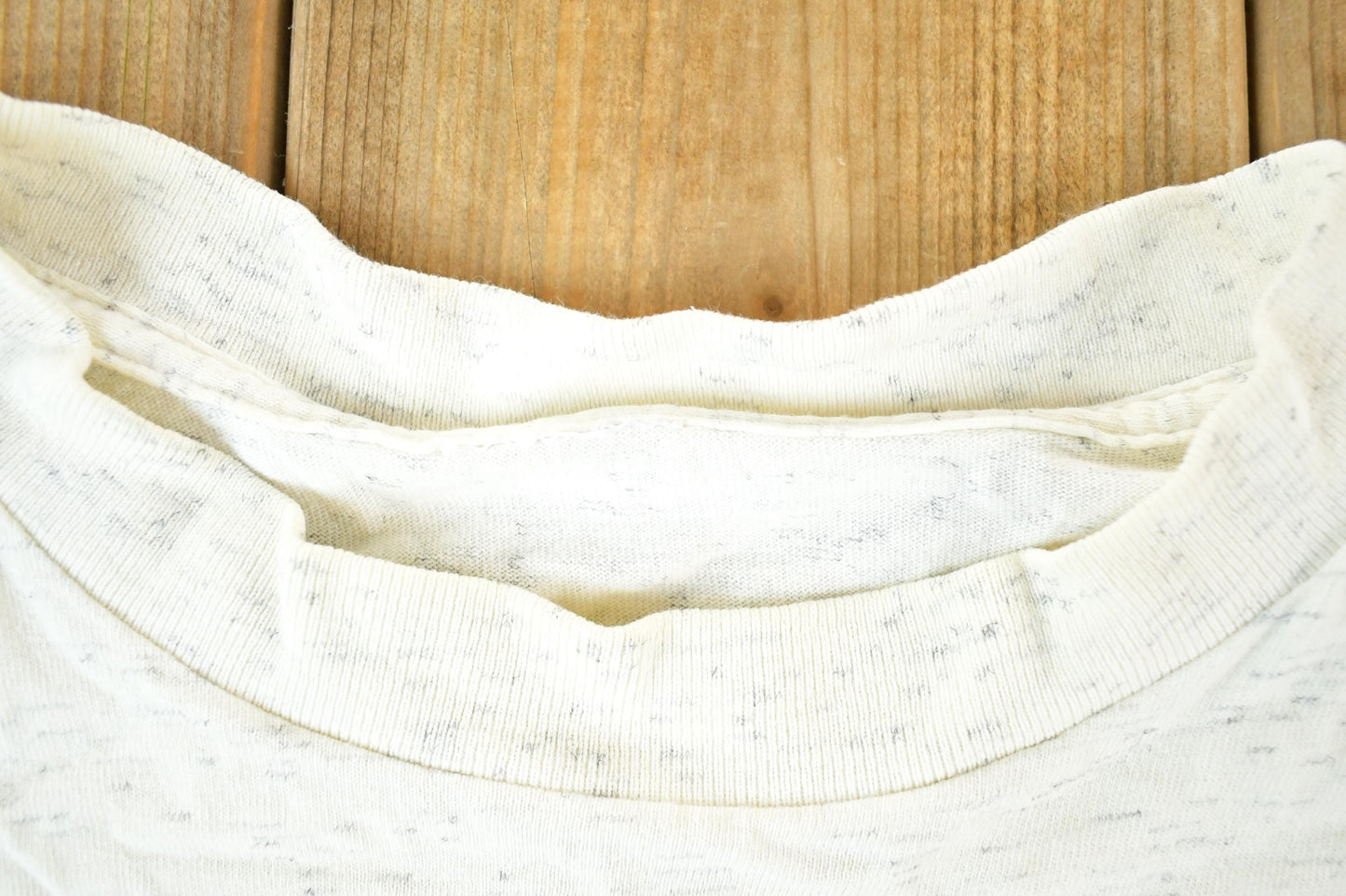 Other Clothing > Gender Neutral Adult Clothing > Tops & Tees > T Shirts Vintage 1990s Forest Animals Outdoorsman Wolf T-Shirt Mens L