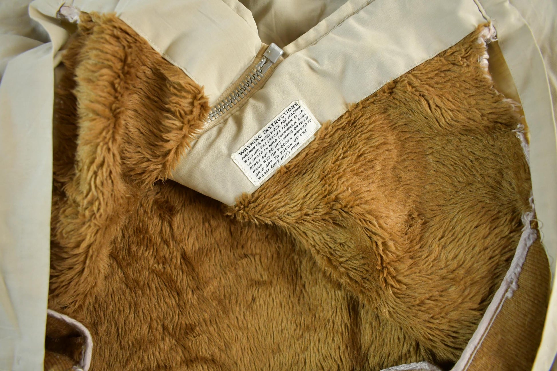 Other Clothing > Men's Clothing > Shirts & Tees > Oxfords & Button Downs Vintage 1960s Lakeland Pimasheen Sherpa Lined Jacket Men's Medium