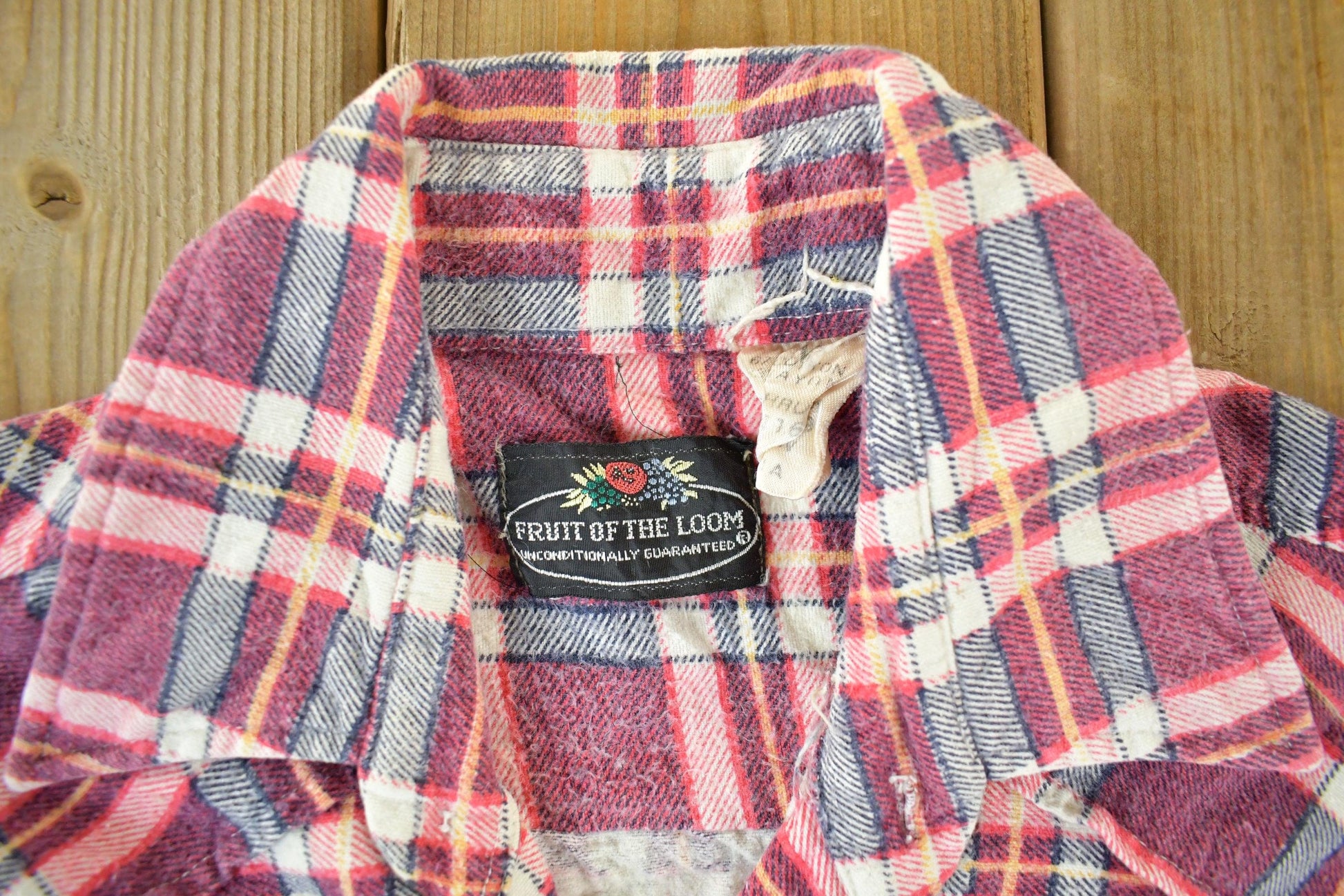 Other Clothing > Men's Clothing > Shirts & Tees > Oxfords & Button Downs Vintage 1970s Fruit Of The Loom Flannel Button Up Shirt Men's Medium