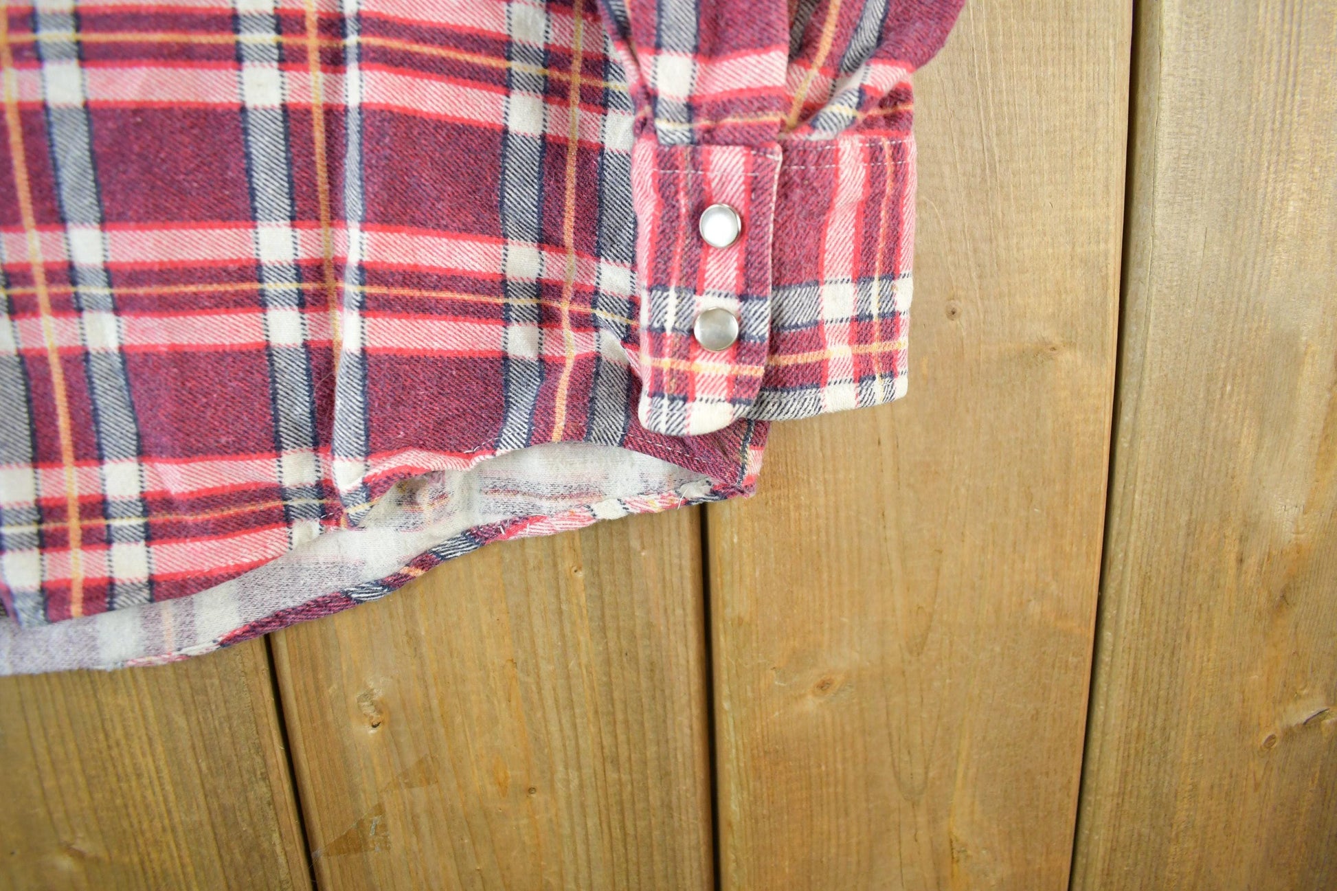 Other Clothing > Men's Clothing > Shirts & Tees > Oxfords & Button Downs Vintage 1970s Fruit Of The Loom Flannel Button Up Shirt Men's Medium