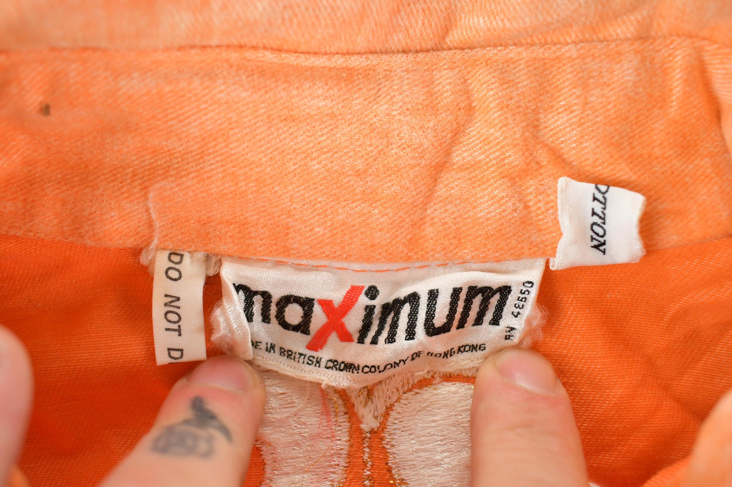 Other Clothing > Men's Clothing > Shirts & Tees > Oxfords & Button Downs Vintage 1970s Maximum Floral Embroidered Button Up Shirt Womens M