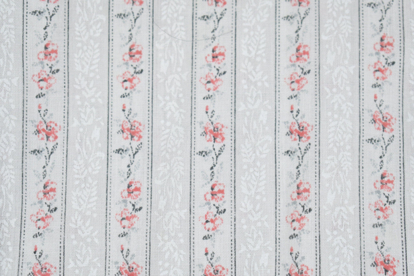 Other Clothing > Men's Clothing > Shirts & Tees > Oxfords & Button Downs Vintage 1980s Dee Cee Rappers Floral Button Up Shirt Men's Large