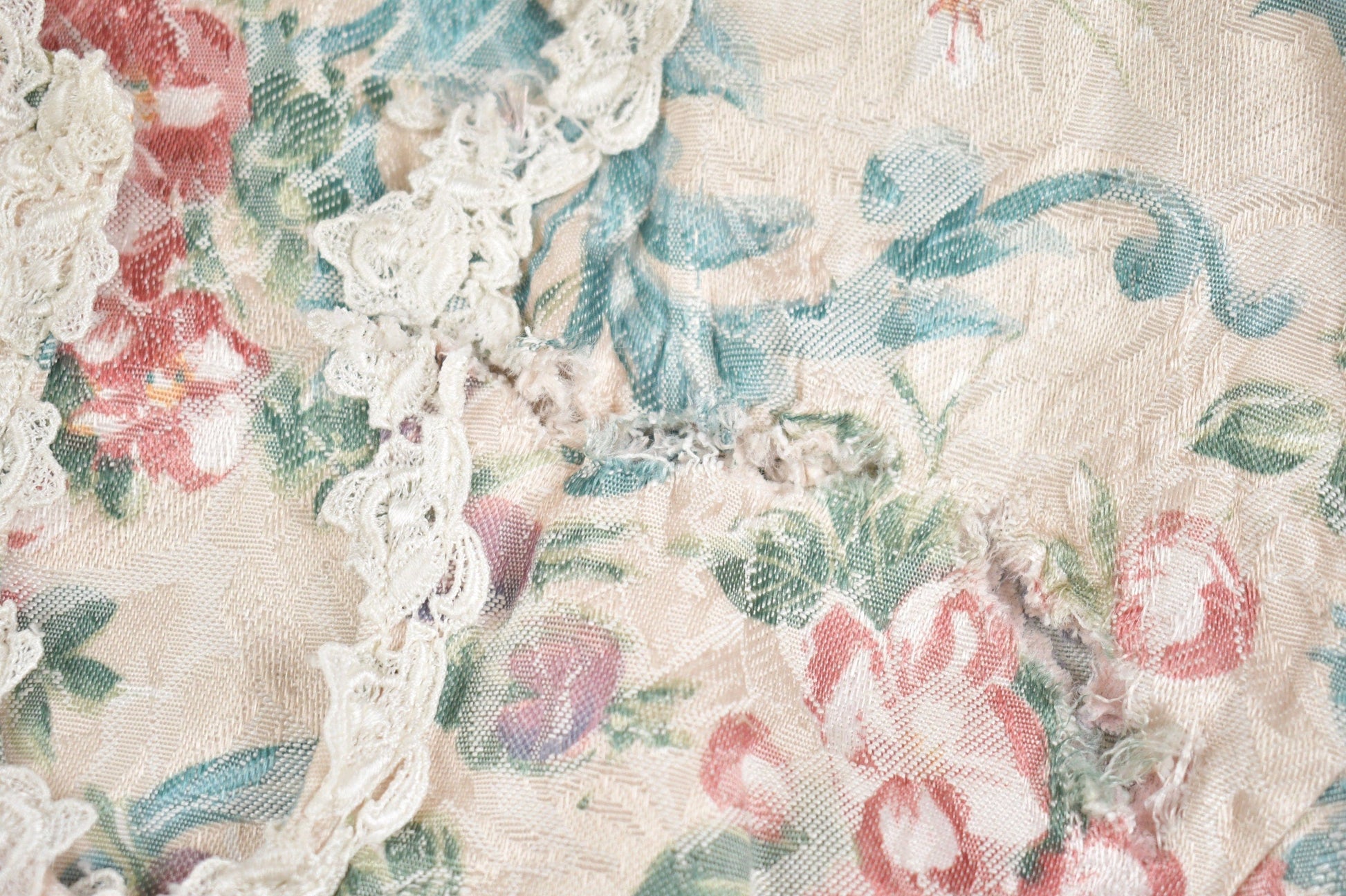 Other Clothing > Men's Clothing > Shirts & Tees > Oxfords & Button Downs Vintage 1980s Floral Tapestry Button Up Shirt